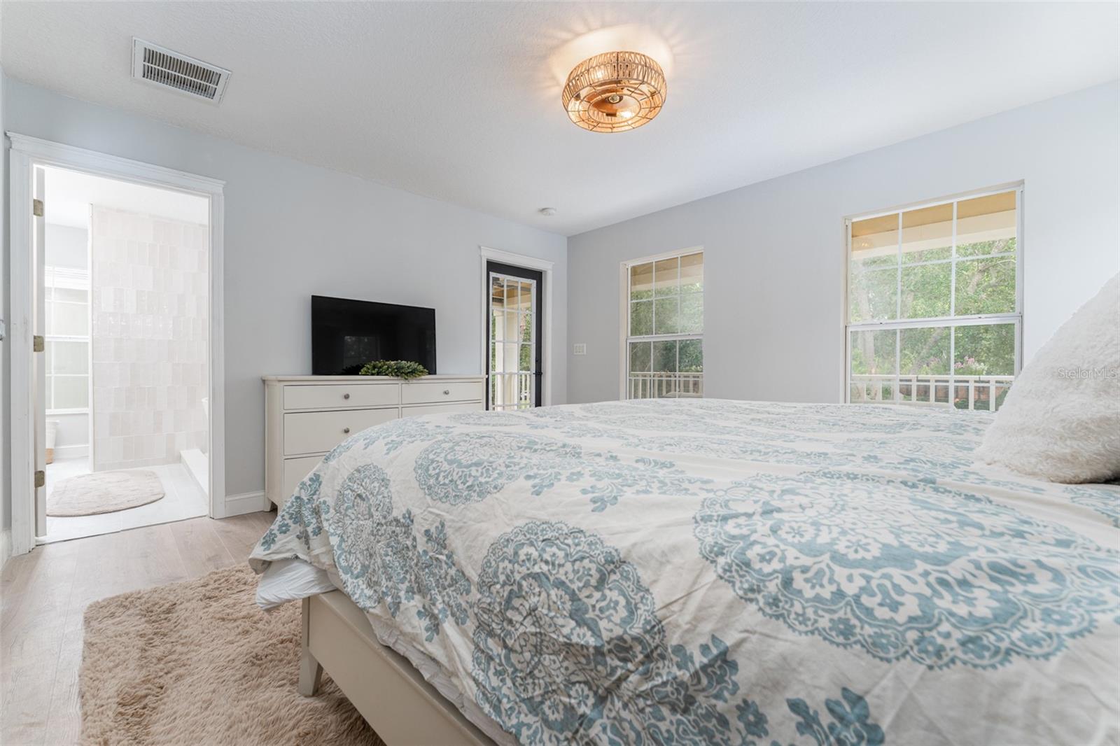 Image 25 of 47 For 16014 Palmettorun Cir