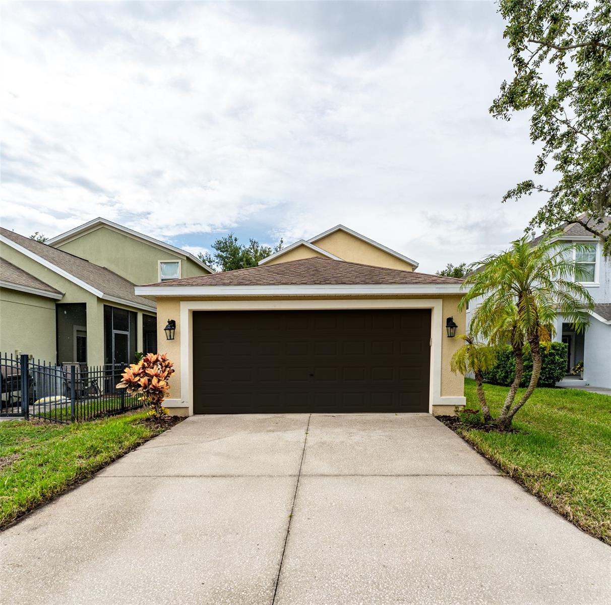 Image 42 of 47 For 16014 Palmettorun Cir