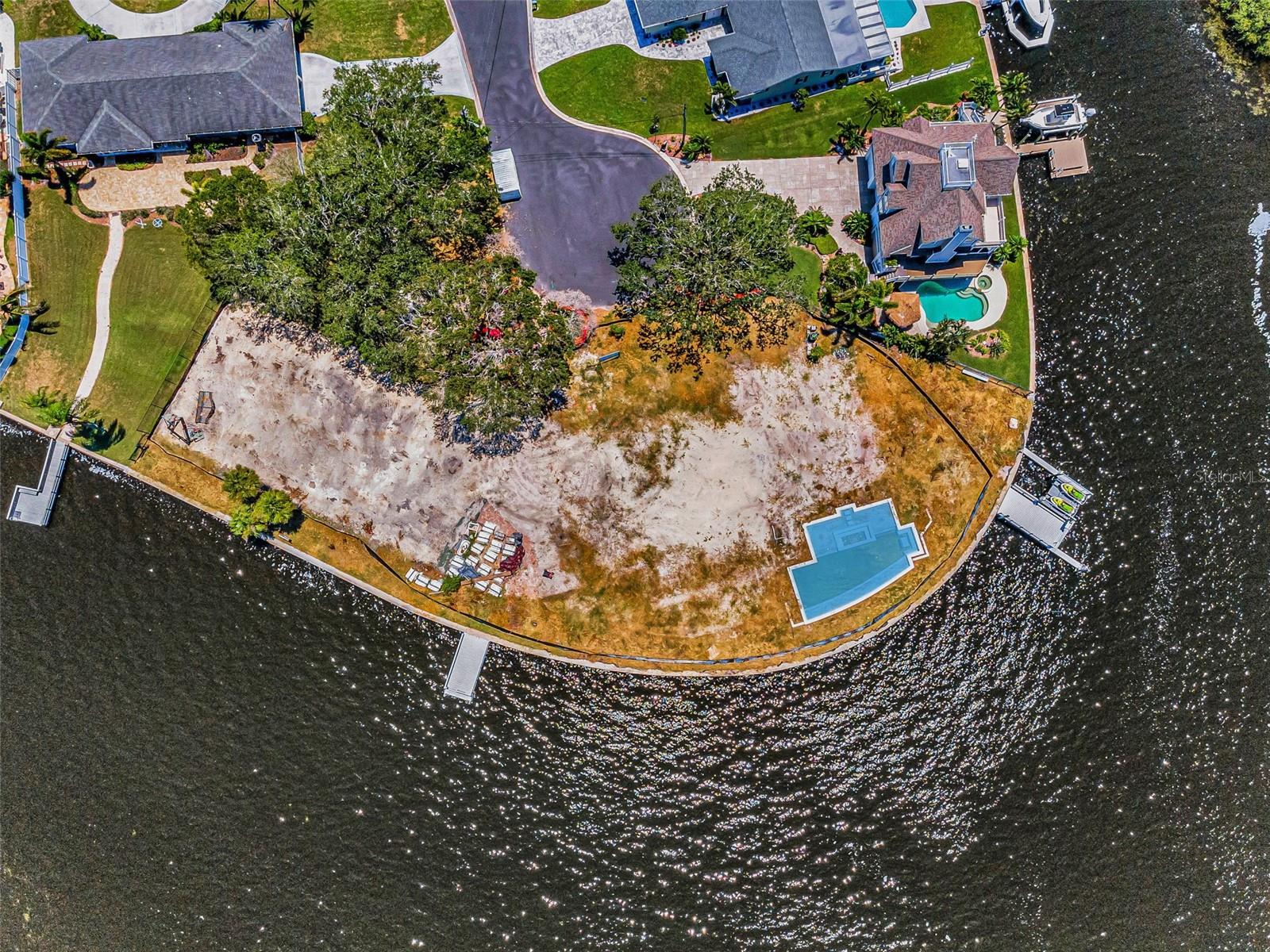 Listing photo id 14 for 512 Driftwood Circle