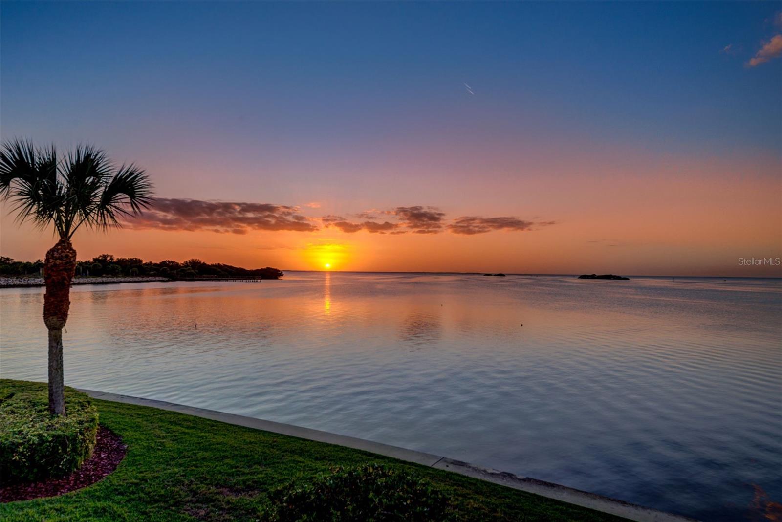 Listing photo id 16 for 512 Driftwood Circle