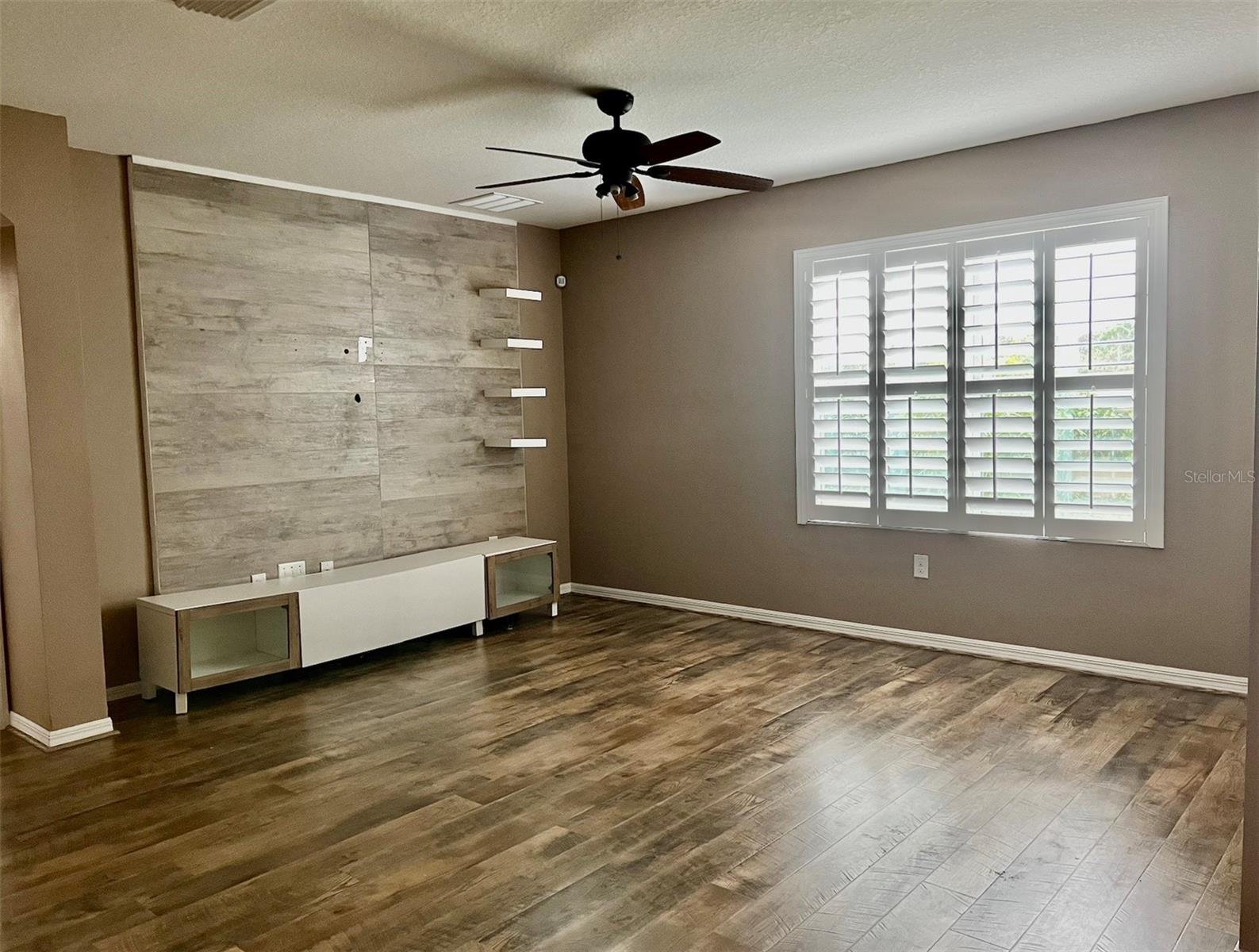 Listing photo id 8 for 16405 Treasure Point Drive