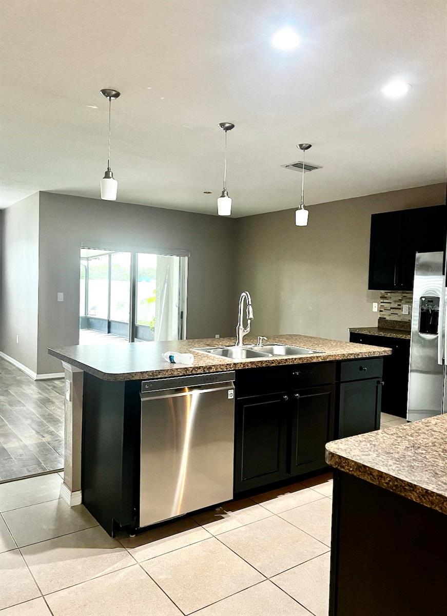 Listing photo id 5 for 16405 Treasure Point Drive