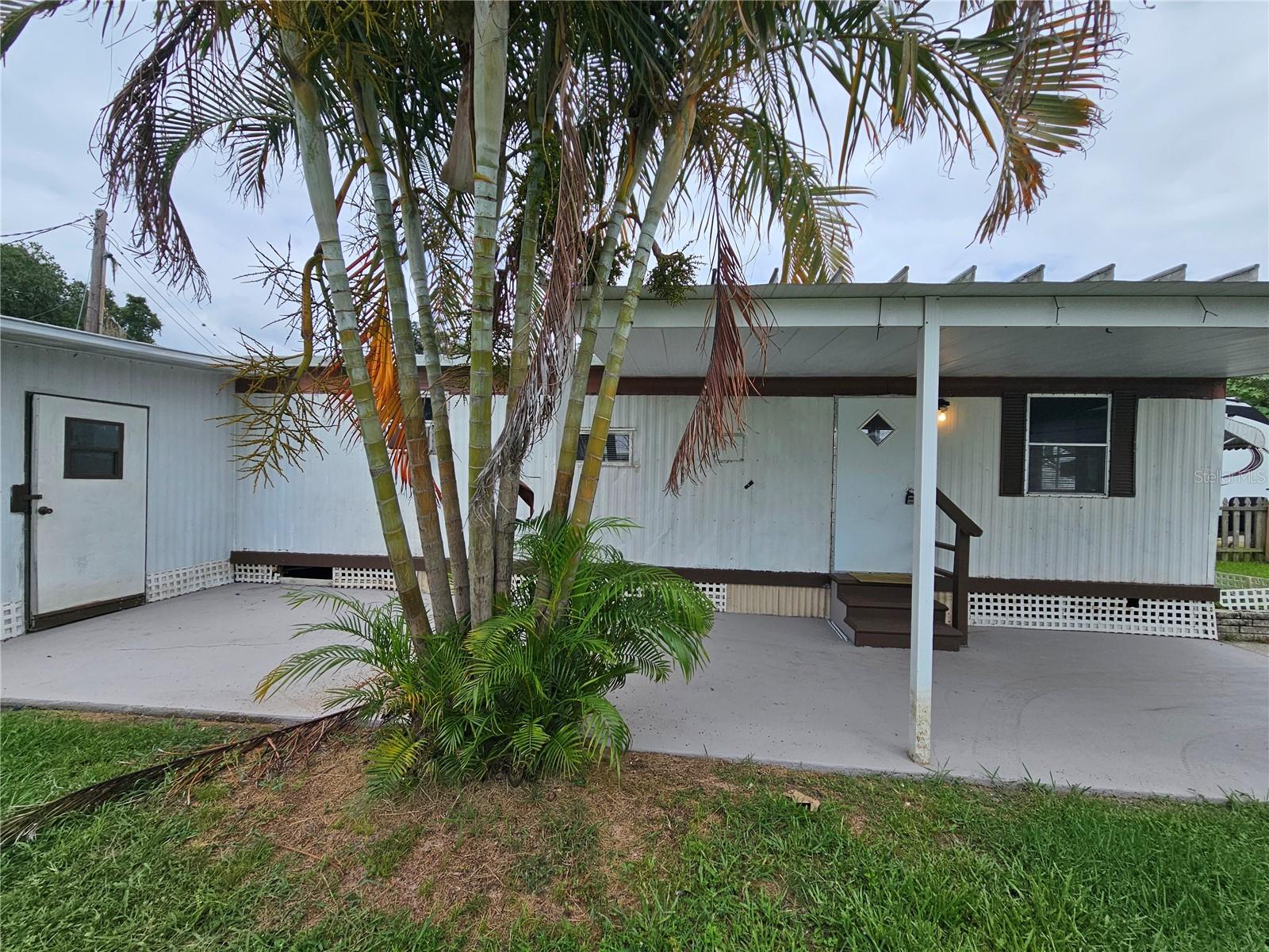 Image 3 of 13 For 503 Longfellow Boulevard 7