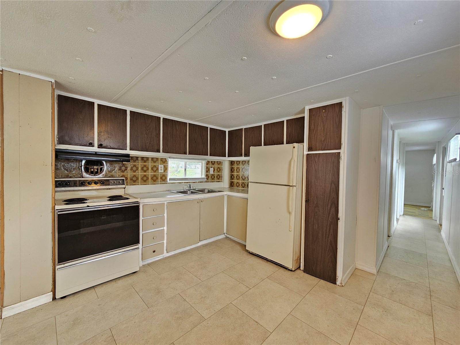 Image 8 of 13 For 503 Longfellow Boulevard 7