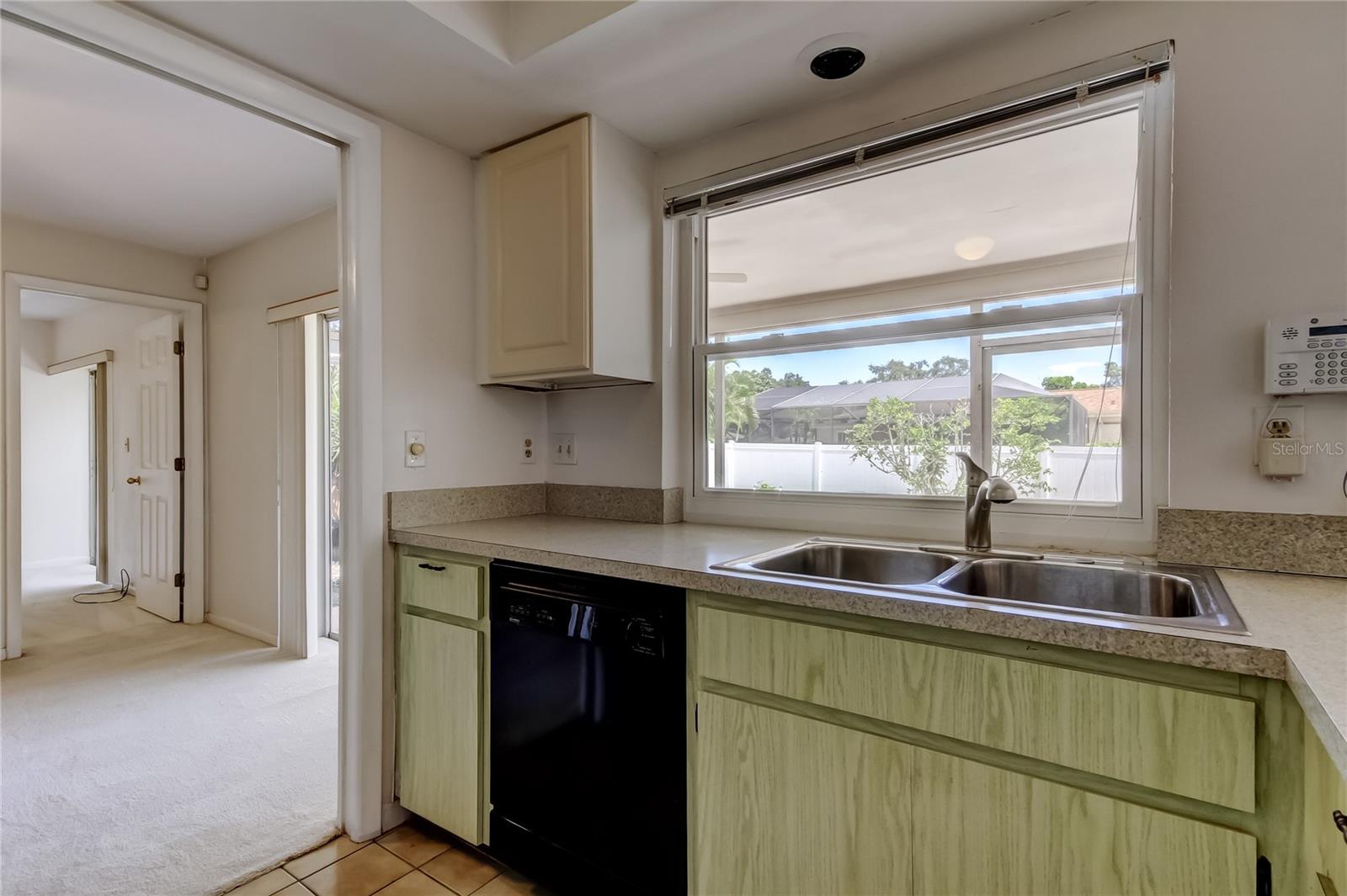 Listing photo id 14 for 2972 Compton Court
