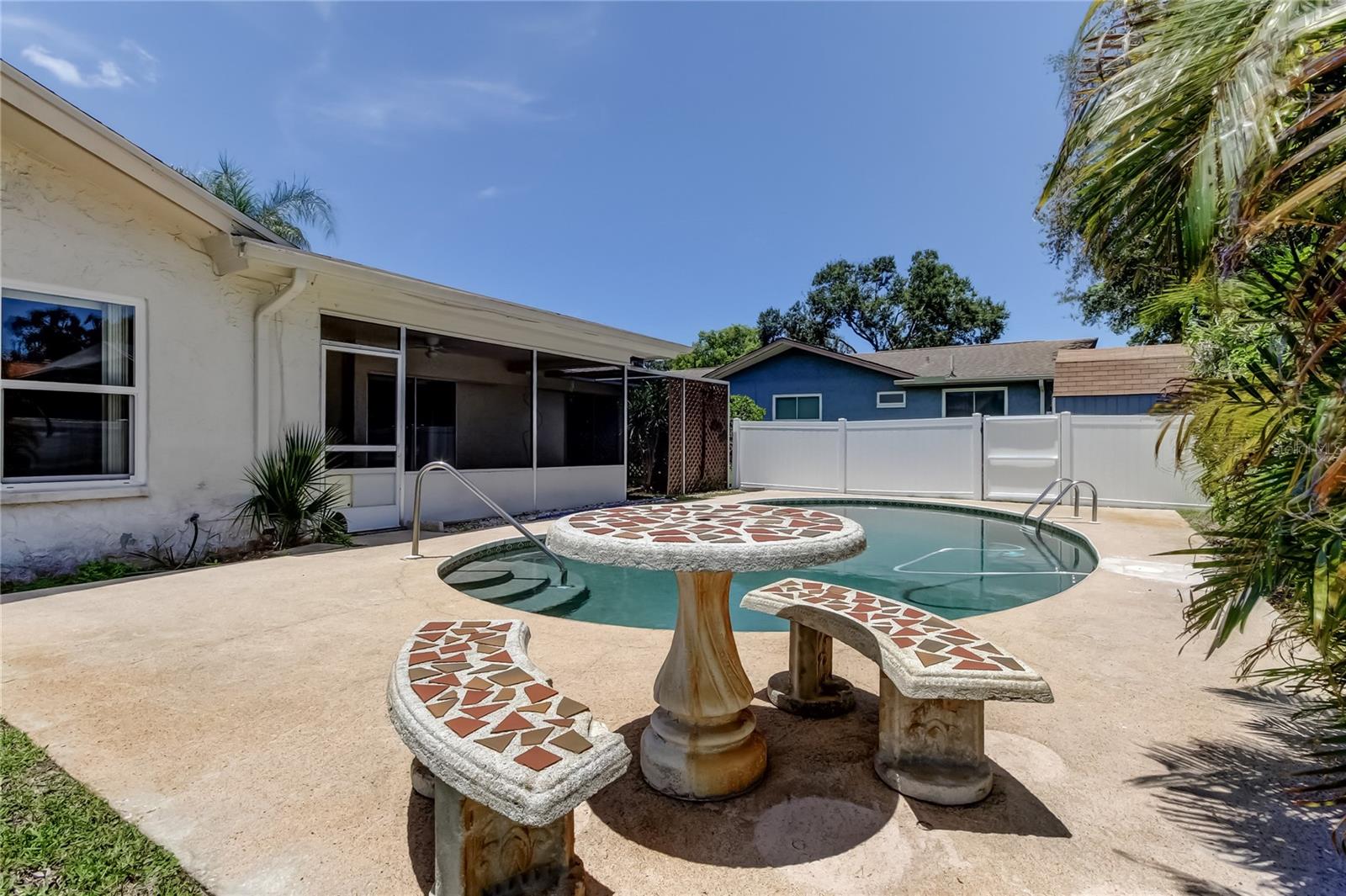 Listing photo id 30 for 2972 Compton Court