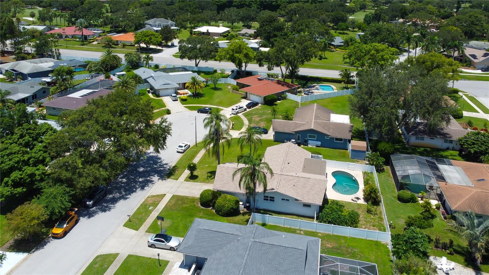 Listing photo id 2 for 2972 Compton Court