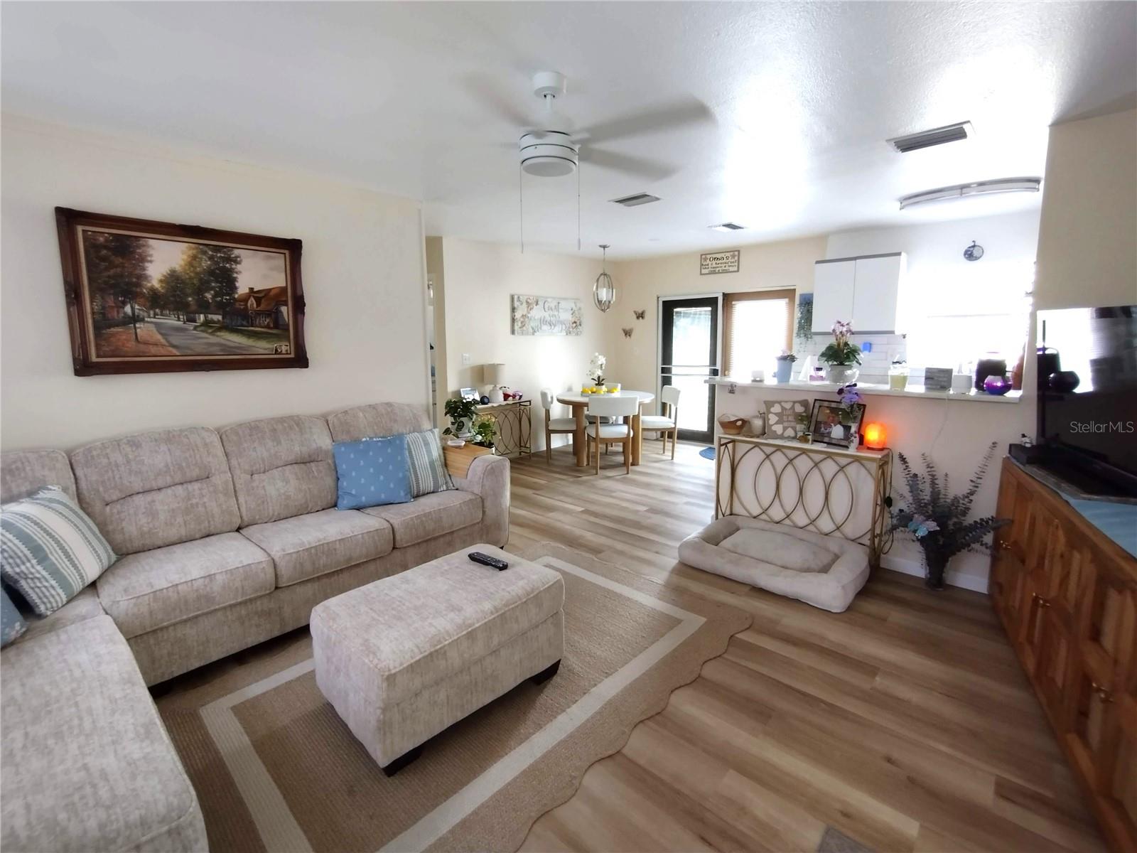 Image 4 of 22 For 15817 Redington Drive