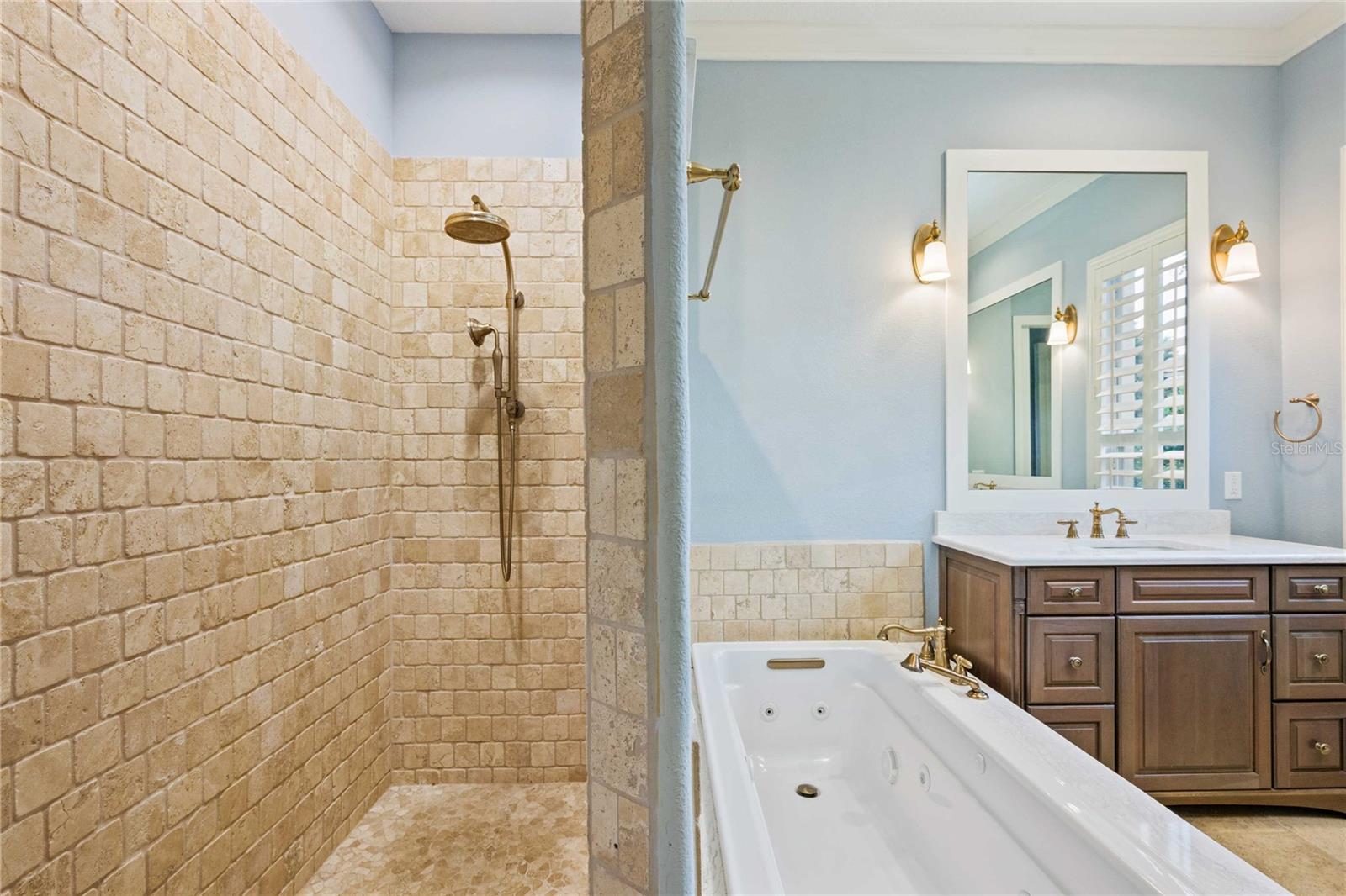 Listing photo id 59 for 13353 Carnoustie Circle