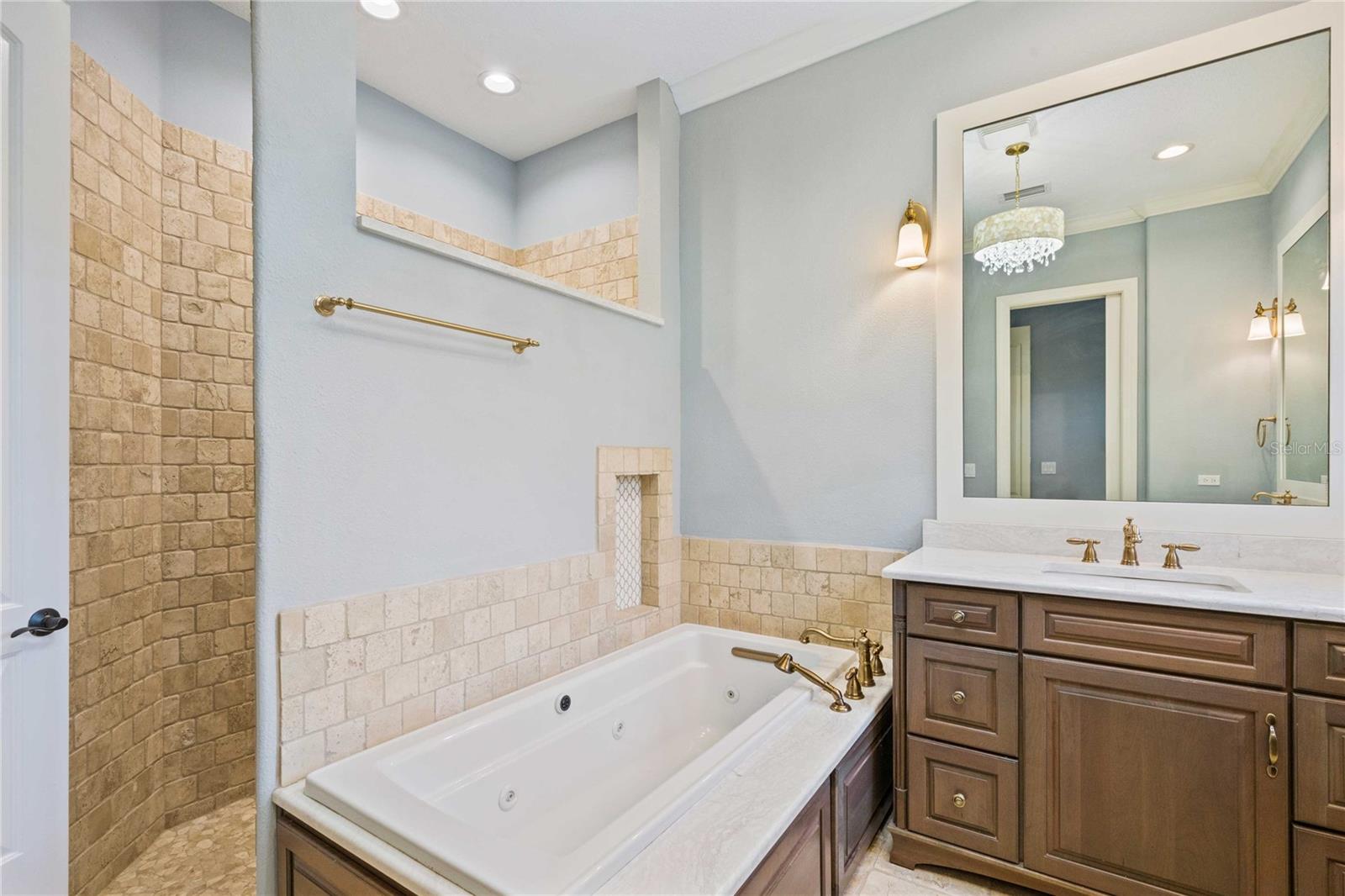 Listing photo id 60 for 13353 Carnoustie Circle