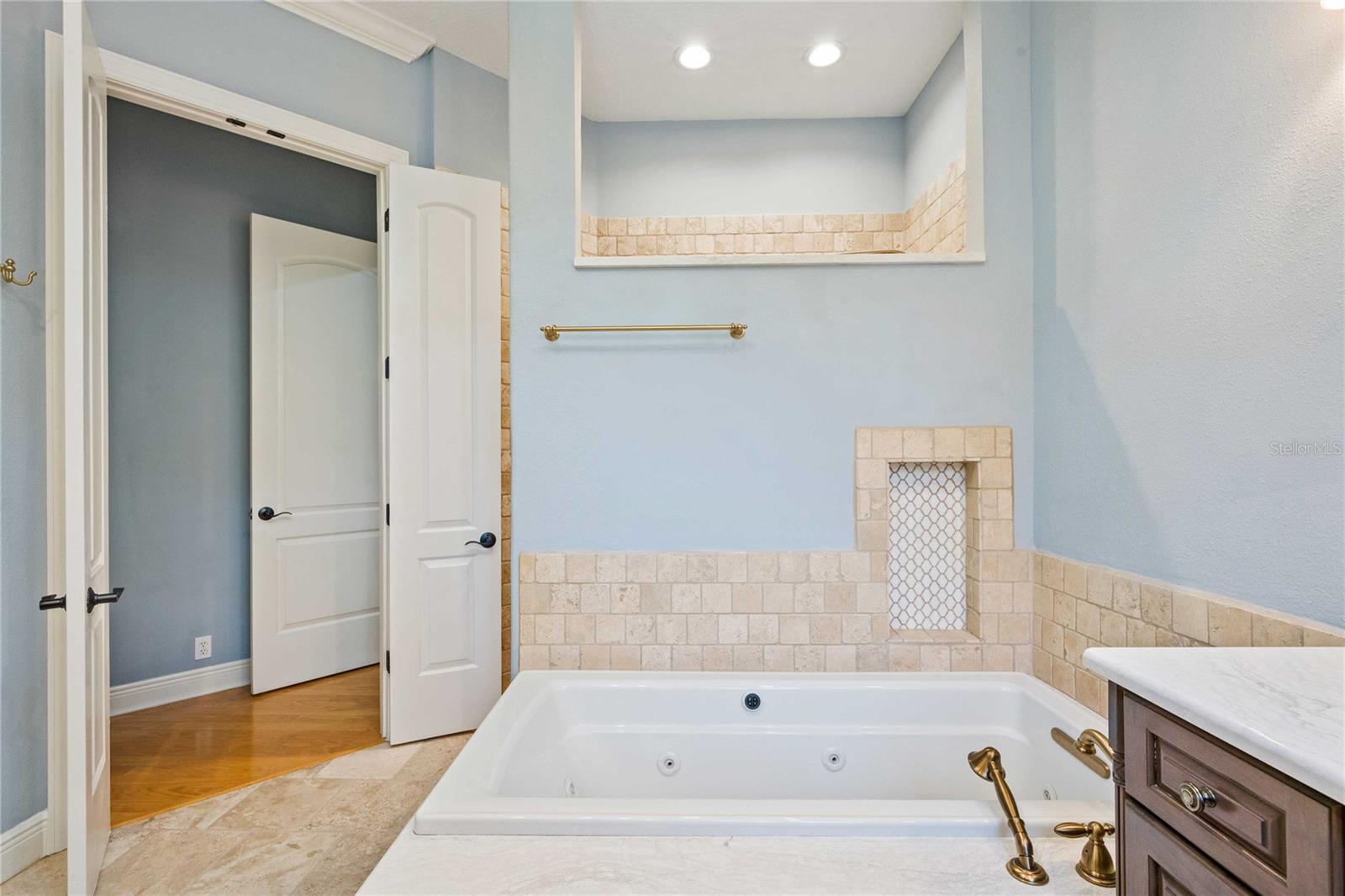Listing photo id 61 for 13353 Carnoustie Circle