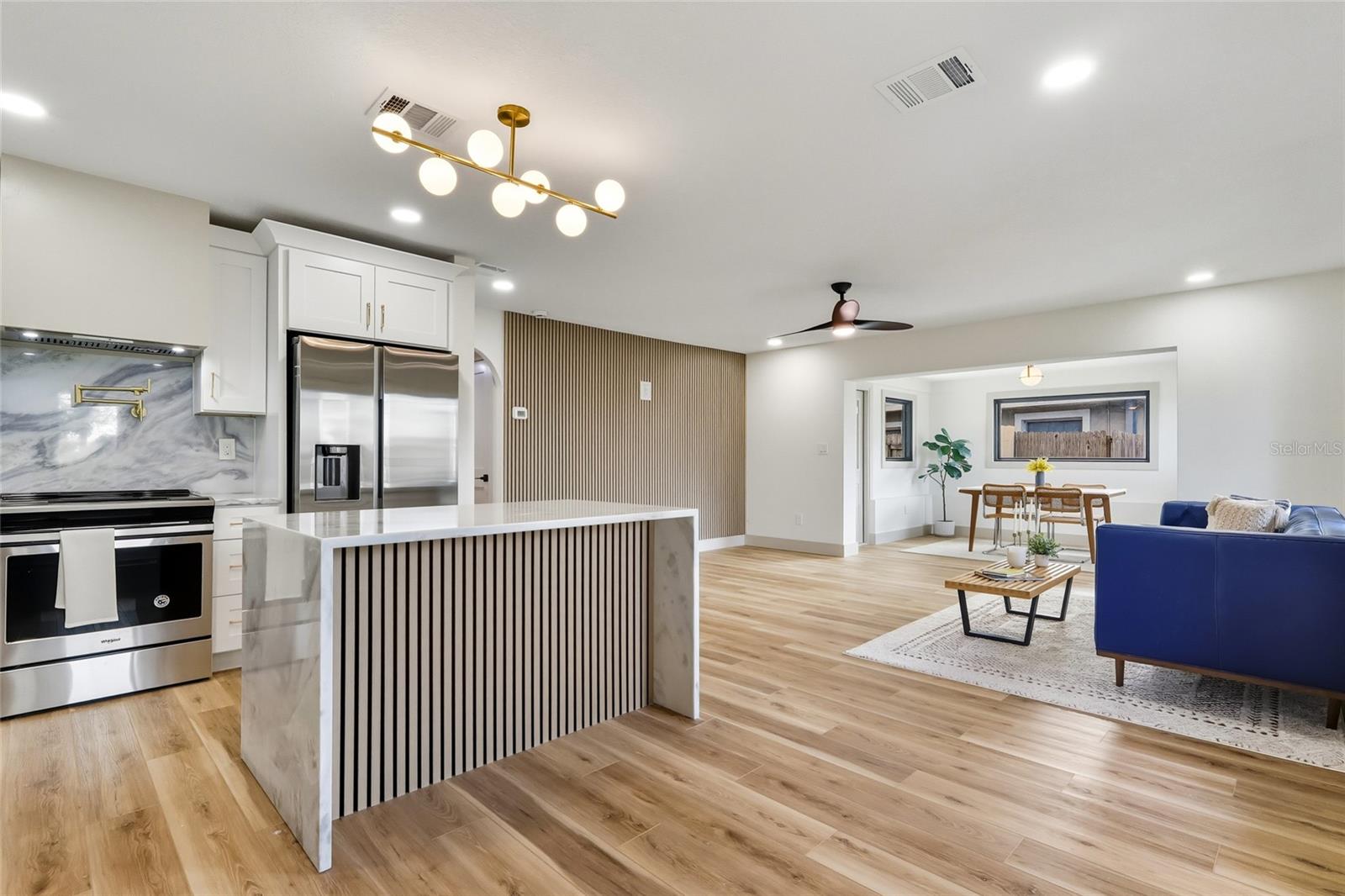 Image 16 of 31 For 203 Driftwood Drive W