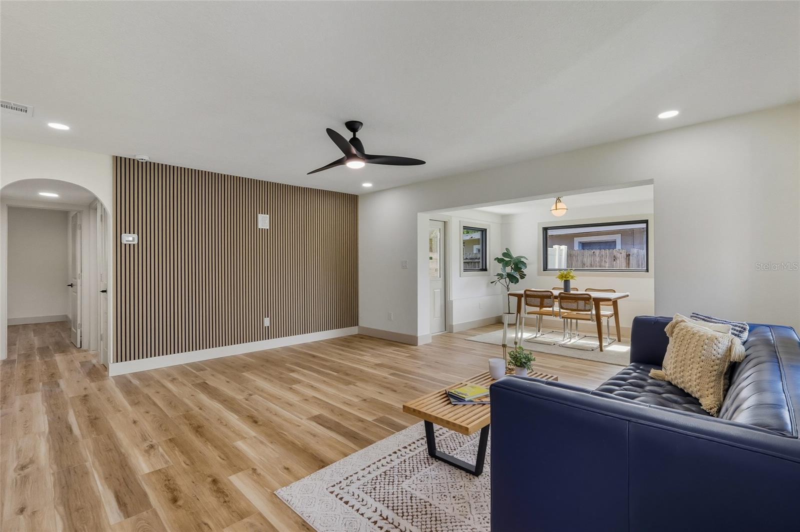 Image 17 of 31 For 203 Driftwood Drive W