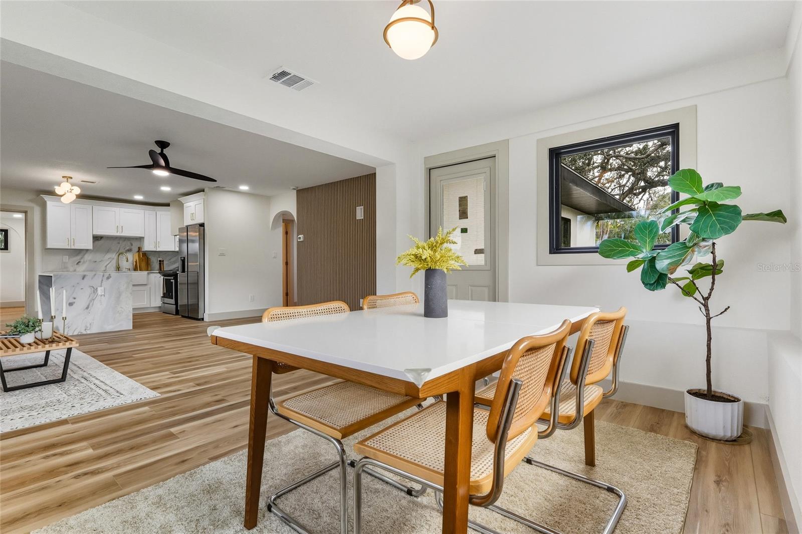 Image 22 of 31 For 203 Driftwood Drive W