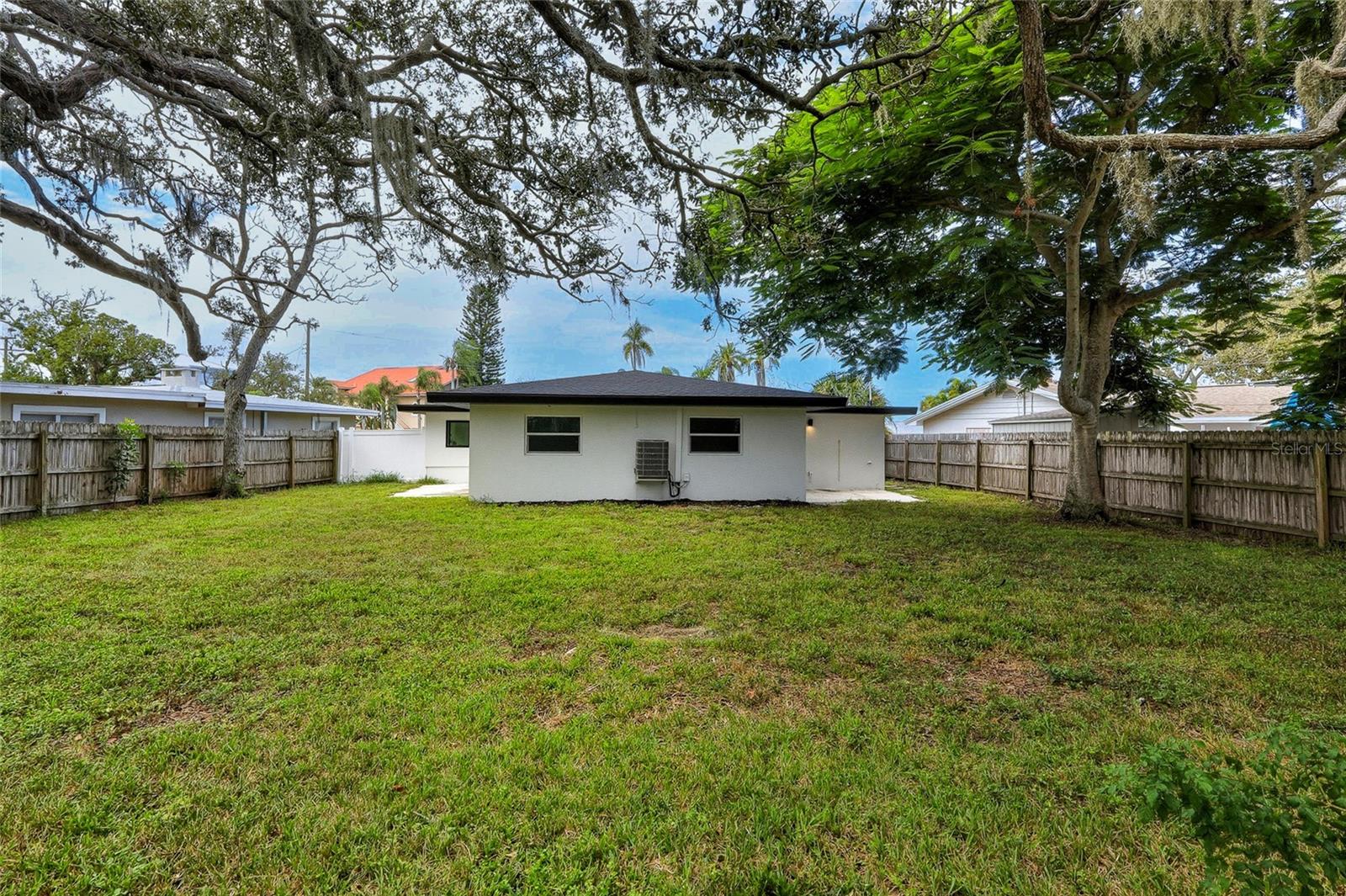 Image 31 of 31 For 203 Driftwood Drive W