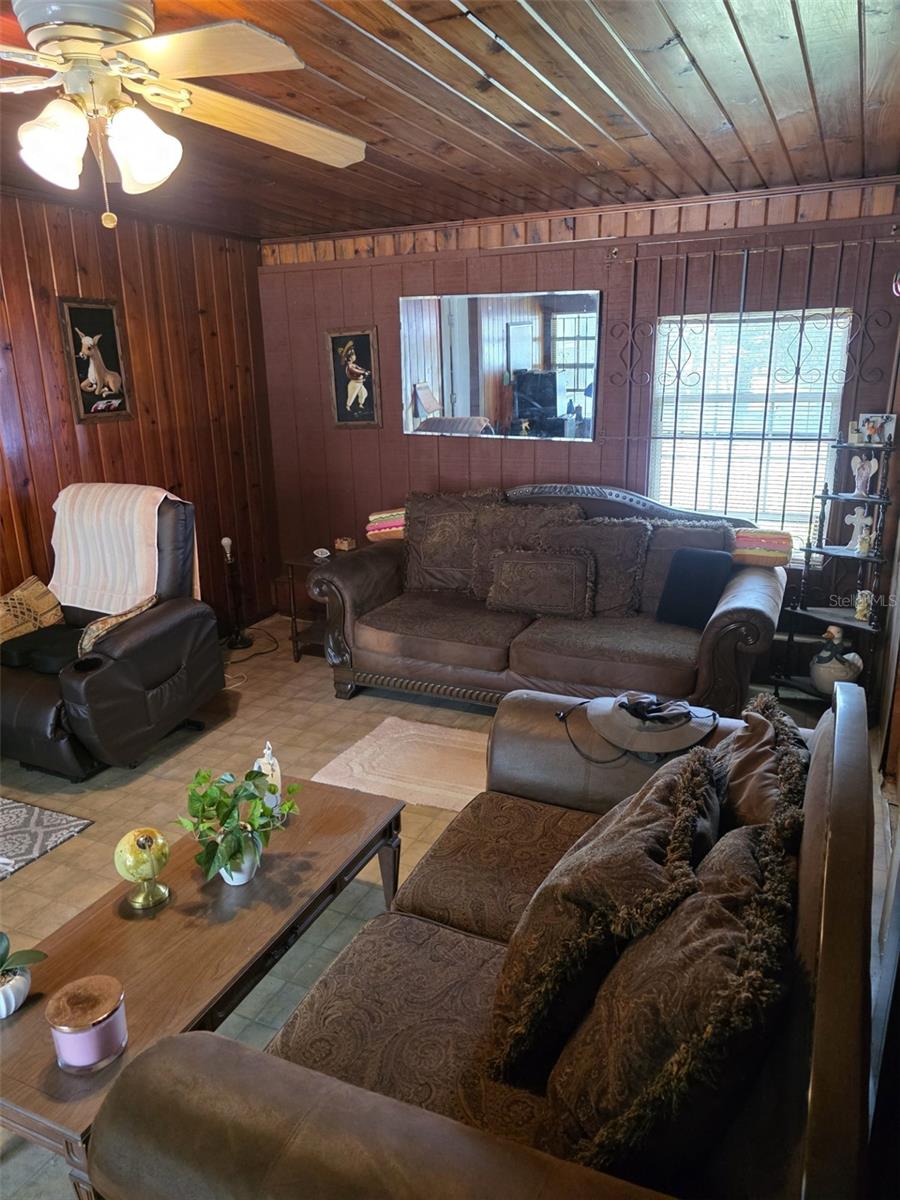 Image 13 of 20 For 2612 17th Avenue