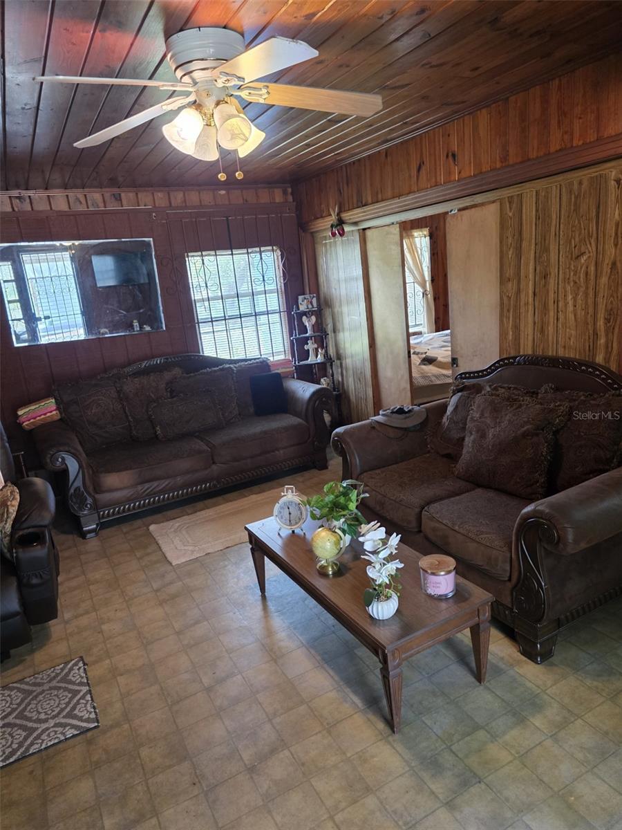 Image 14 of 20 For 2612 17th Avenue