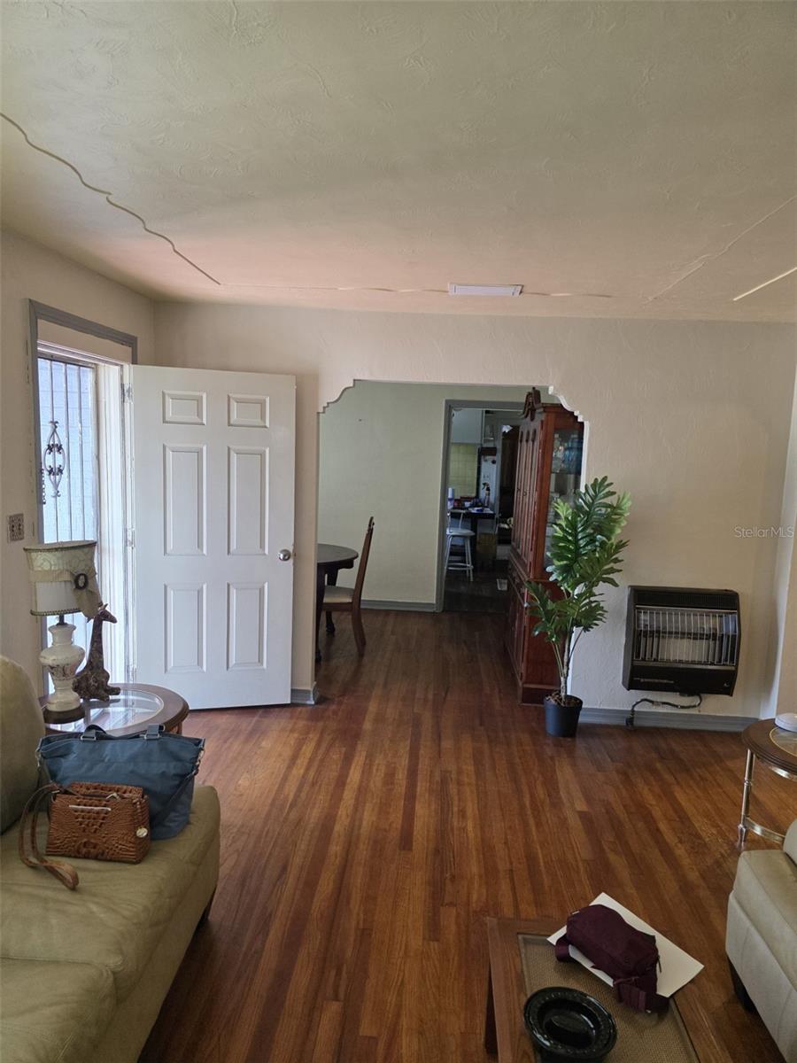 Image 2 of 20 For 2612 17th Avenue