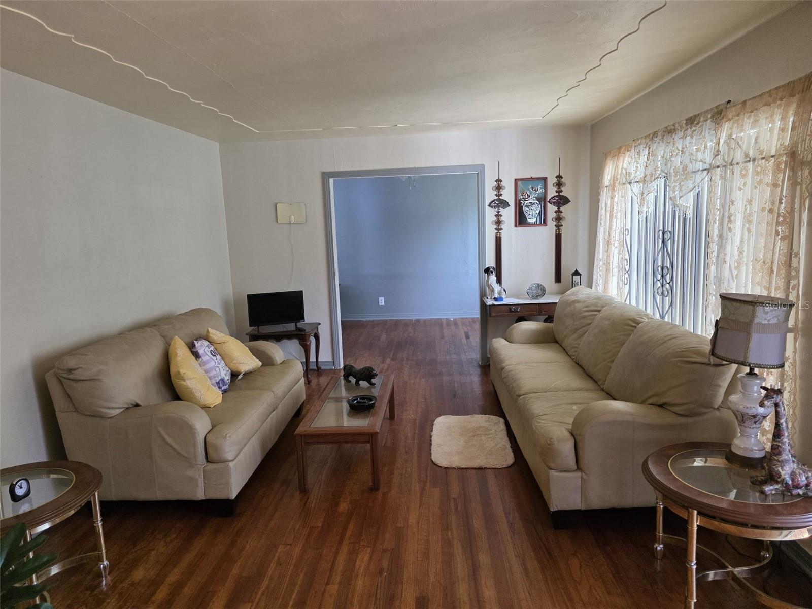 Image 3 of 20 For 2612 17th Avenue