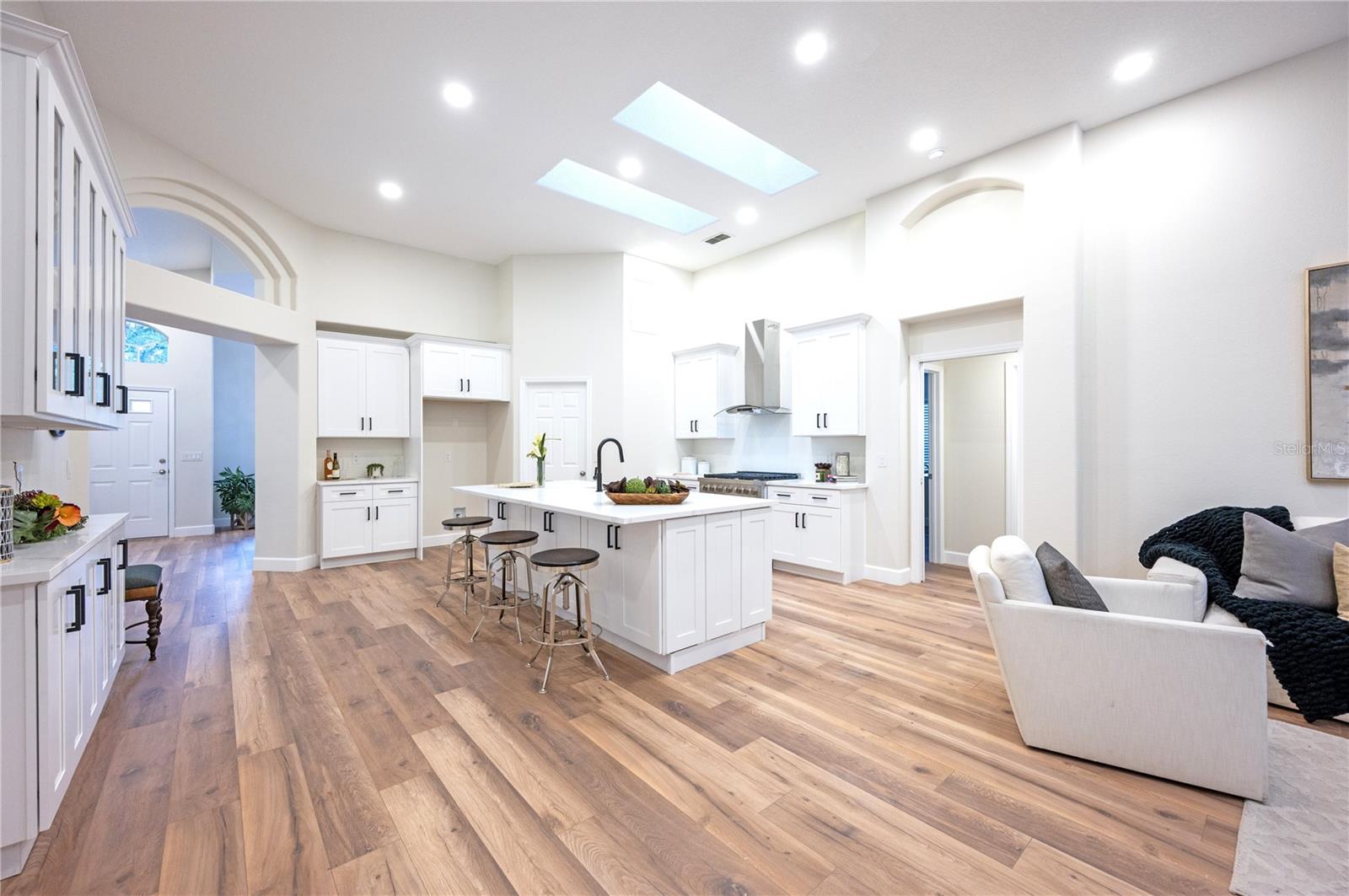 Image 12 of 18 For 11725 Derbyshire Drive