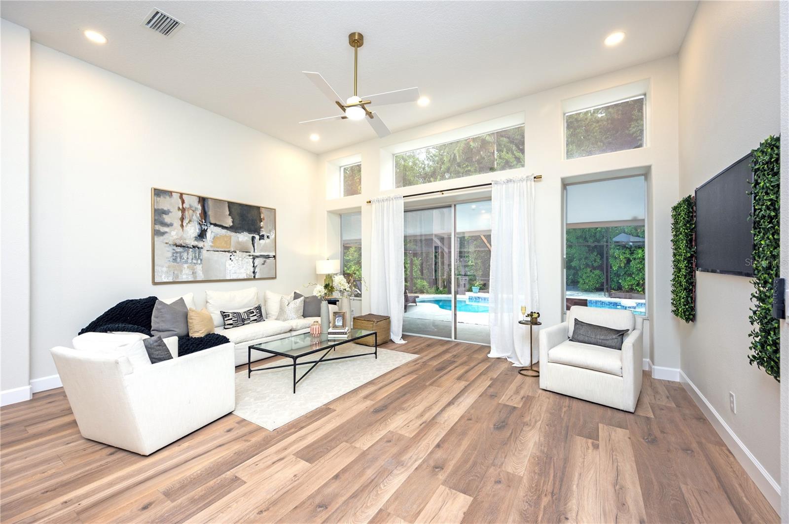 Image 4 of 18 For 11725 Derbyshire Drive