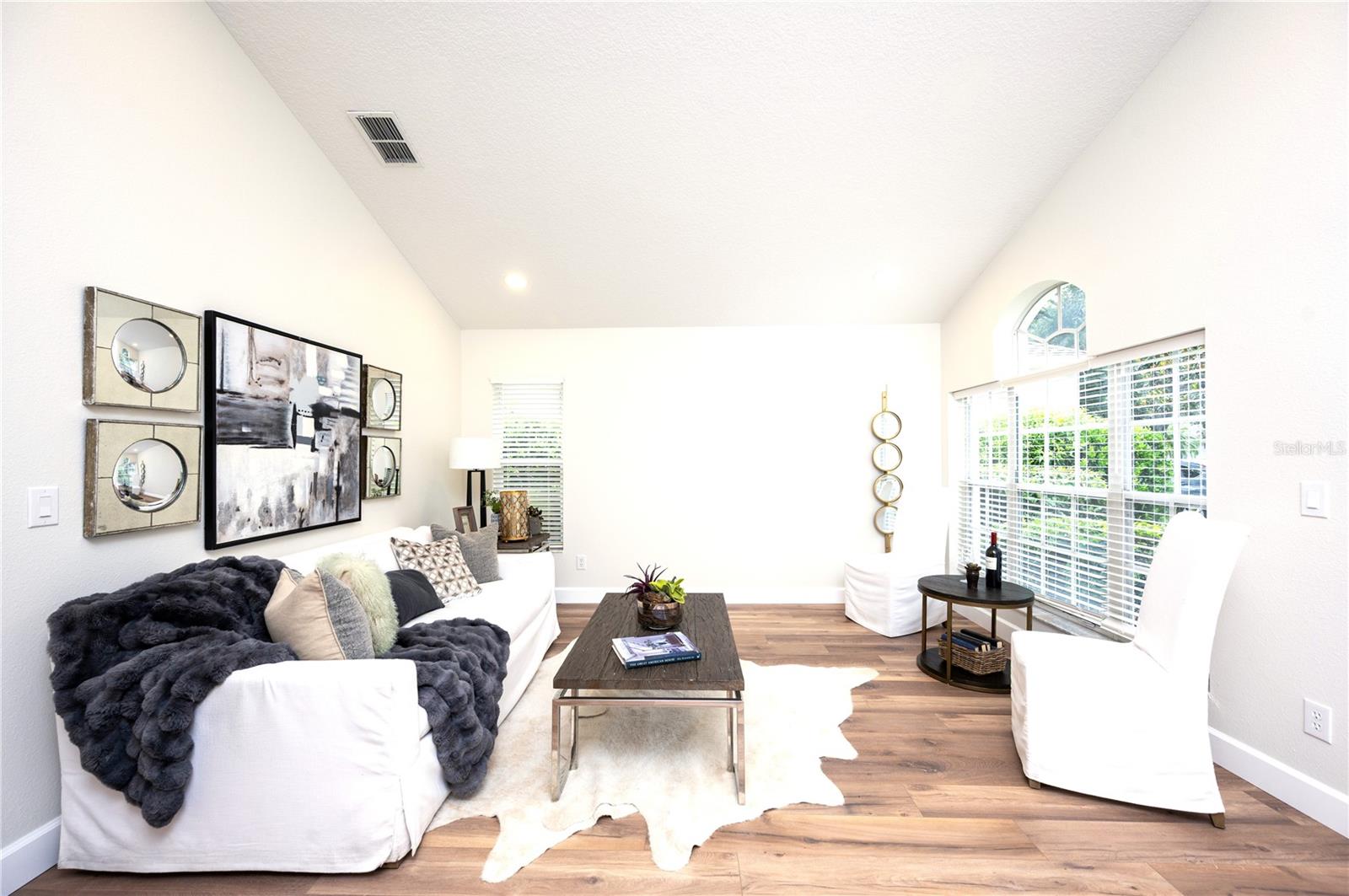 Image 8 of 18 For 11725 Derbyshire Drive