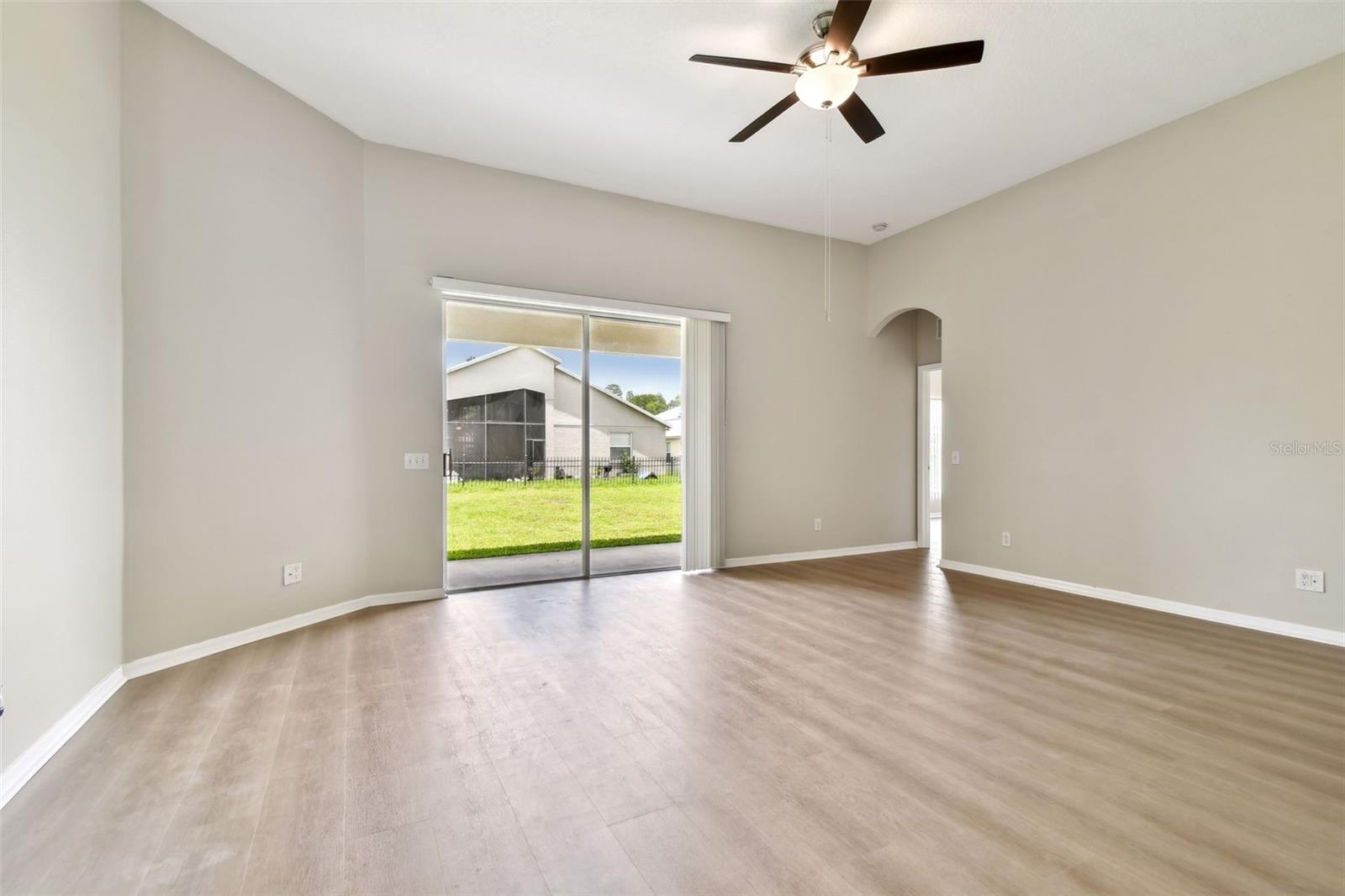 Listing photo id 9 for 2451 Brinley Drive