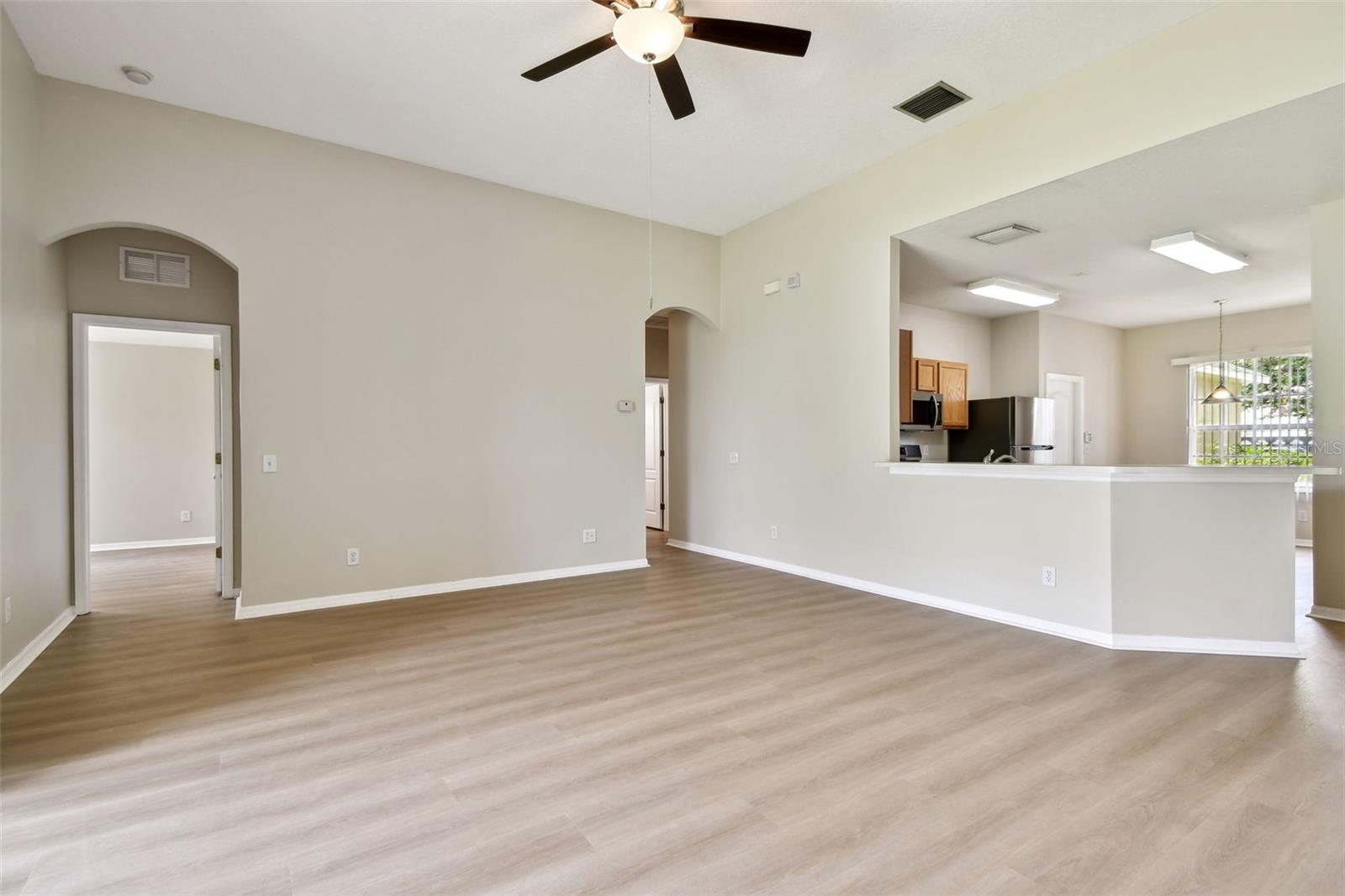 Listing photo id 10 for 2451 Brinley Drive