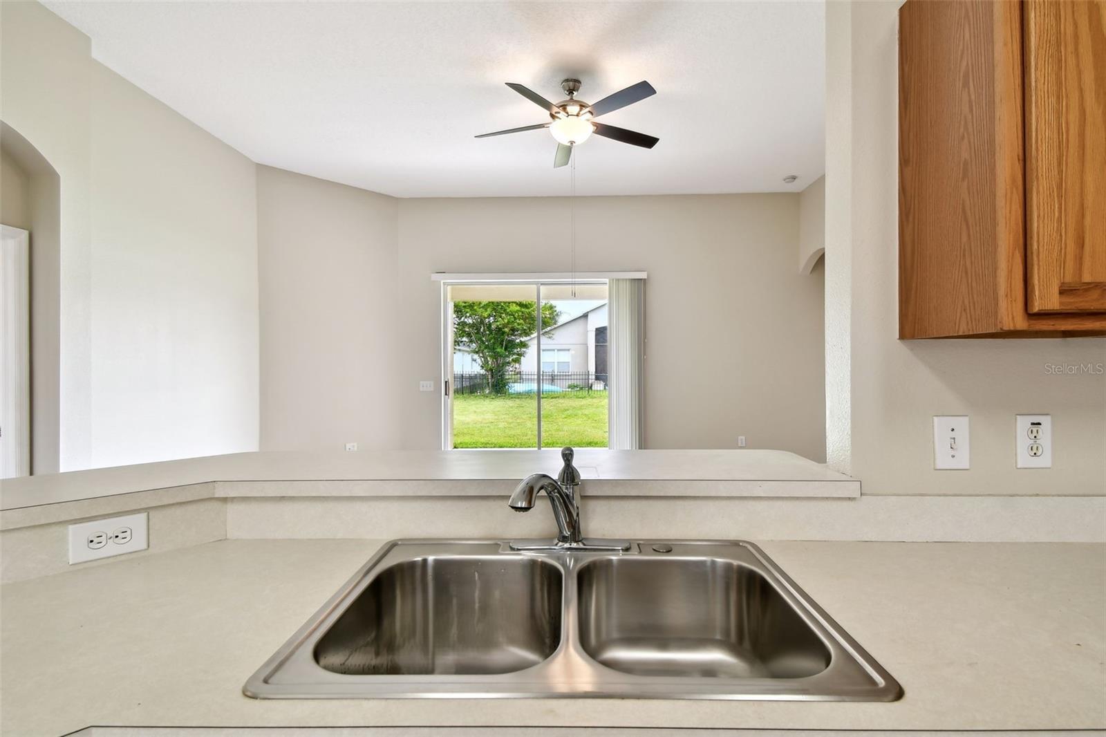 Listing photo id 19 for 2451 Brinley Drive