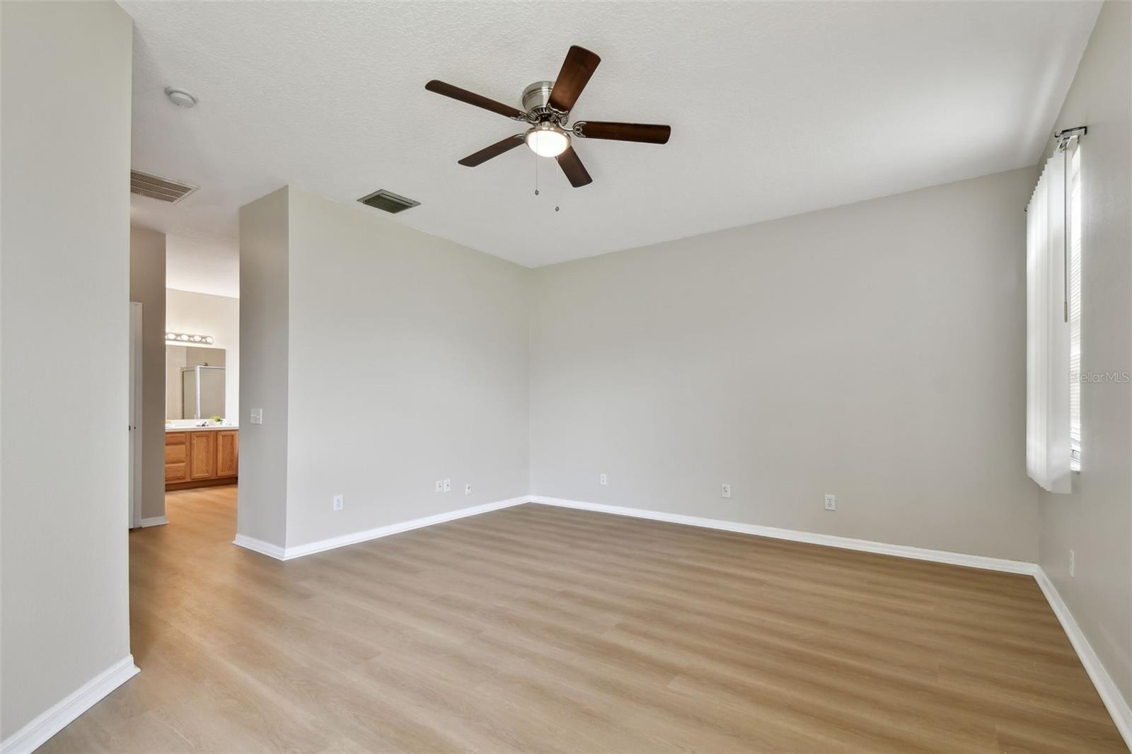 Listing photo id 22 for 2451 Brinley Drive