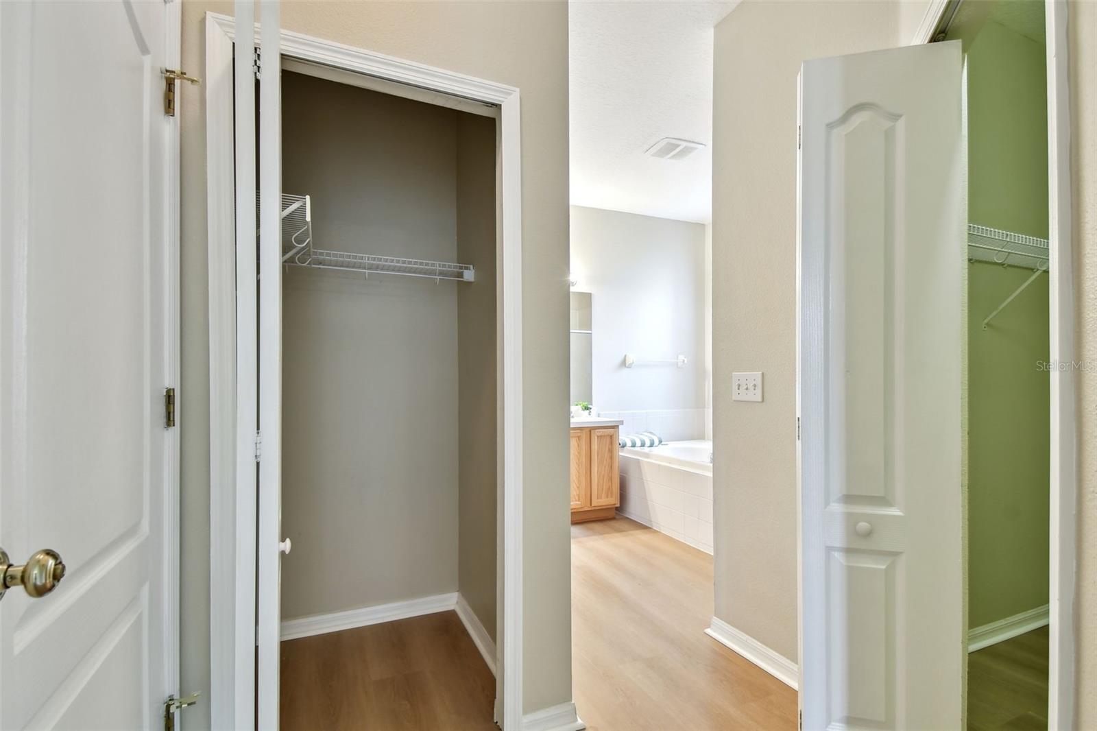 Listing photo id 23 for 2451 Brinley Drive