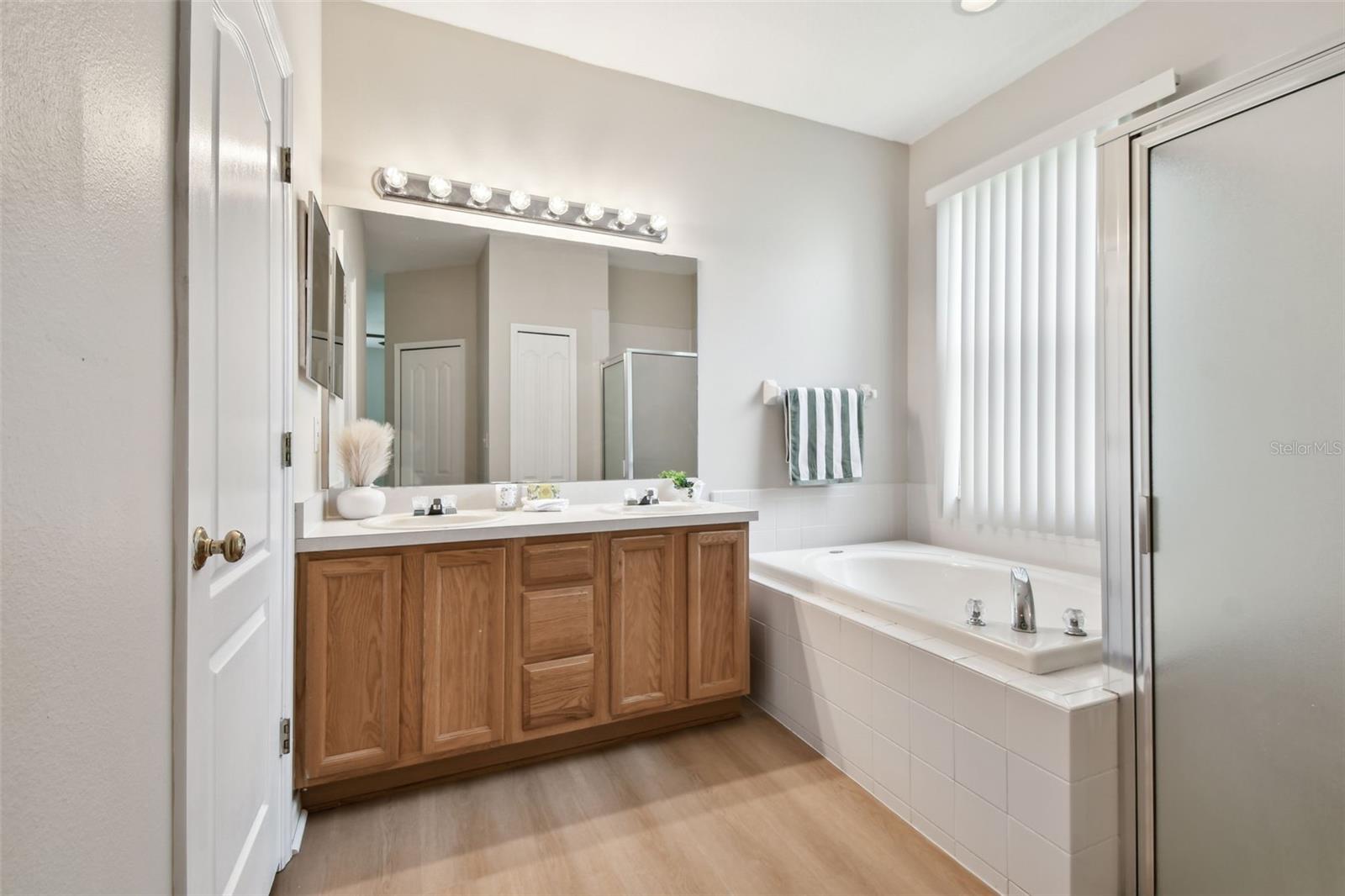 Listing photo id 26 for 2451 Brinley Drive