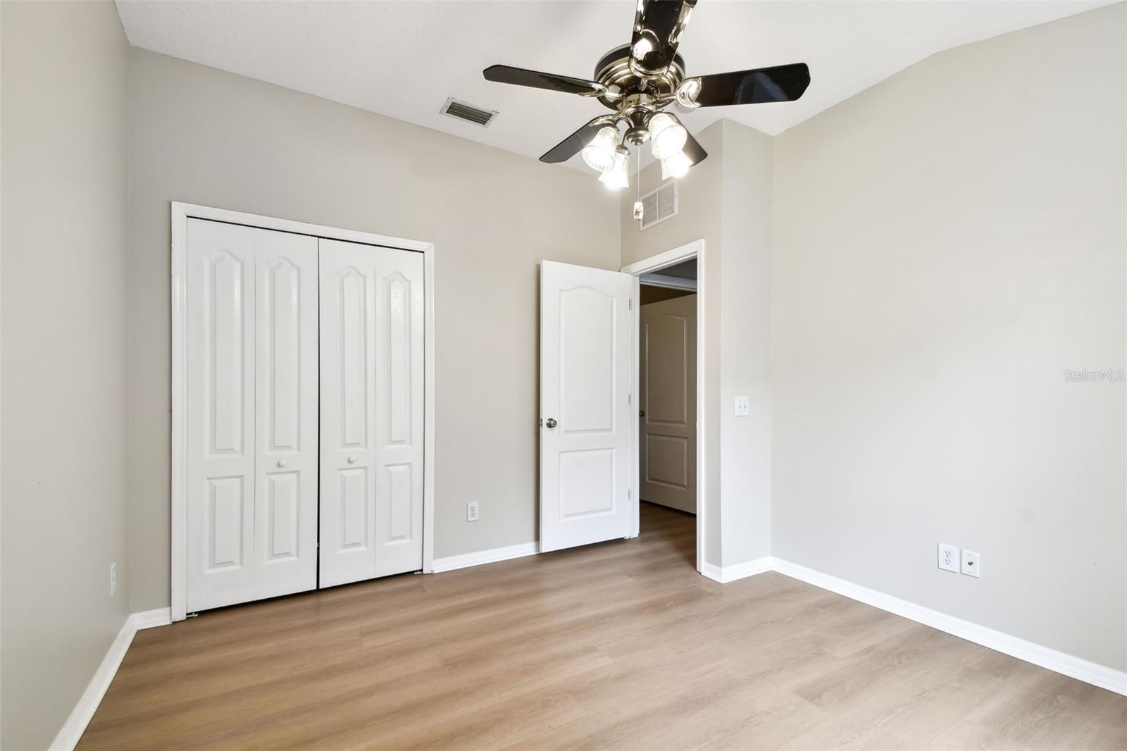 Listing photo id 30 for 2451 Brinley Drive