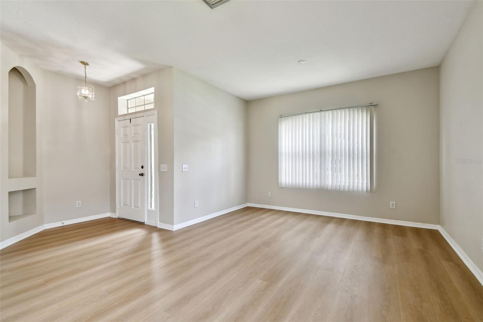 Listing photo id 6 for 2451 Brinley Drive