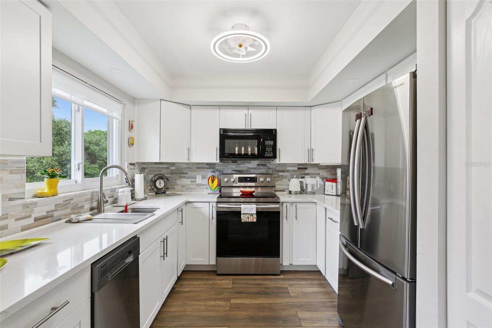 Image 22 of 63 For 2297 Monaco Lane 41