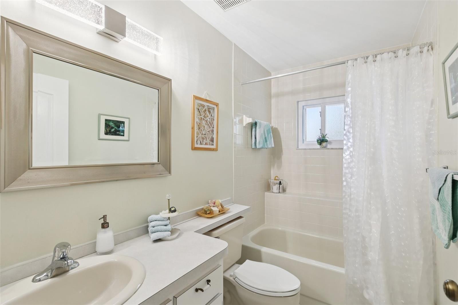 Image 28 of 63 For 2297 Monaco Lane 41