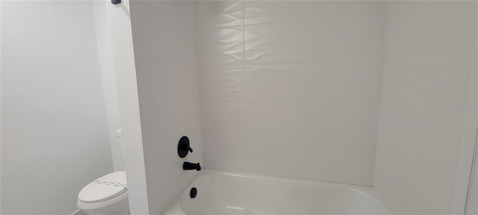 Image 14 of 17 For 3775 40th Lane S L