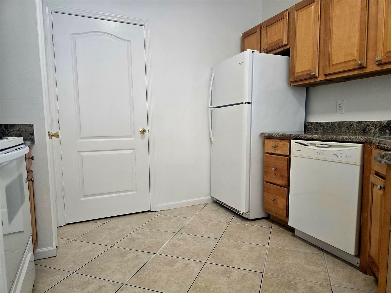 Image 7 of 21 For 17983 Villa Creek Drive
