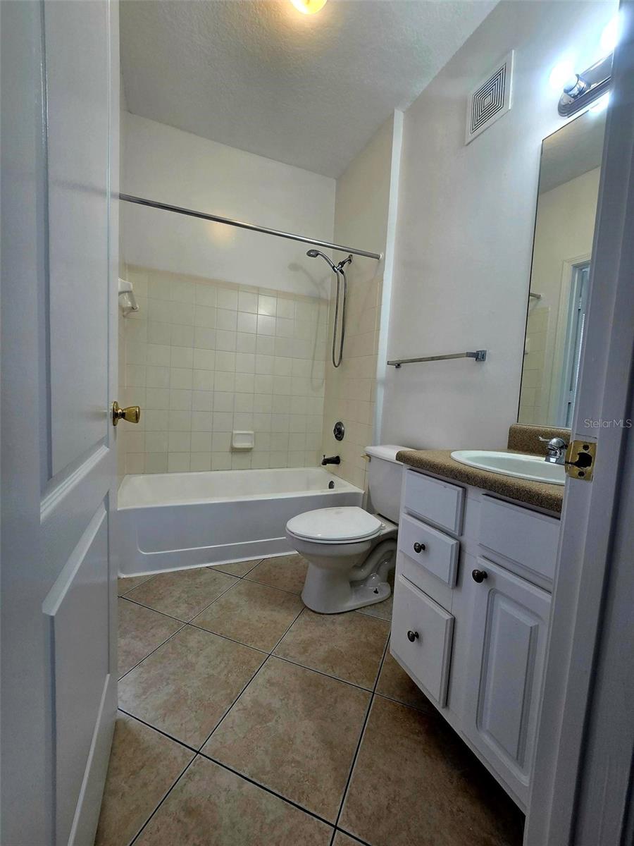 Image 9 of 21 For 17983 Villa Creek Drive