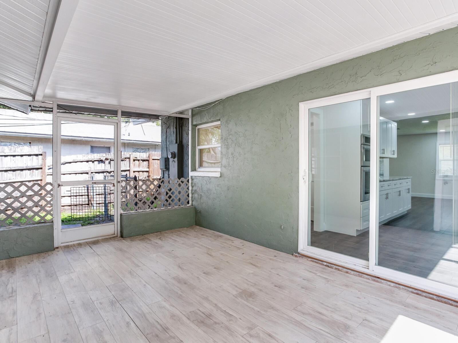 Image 15 of 46 For 4331 56th Avenue Terrace E