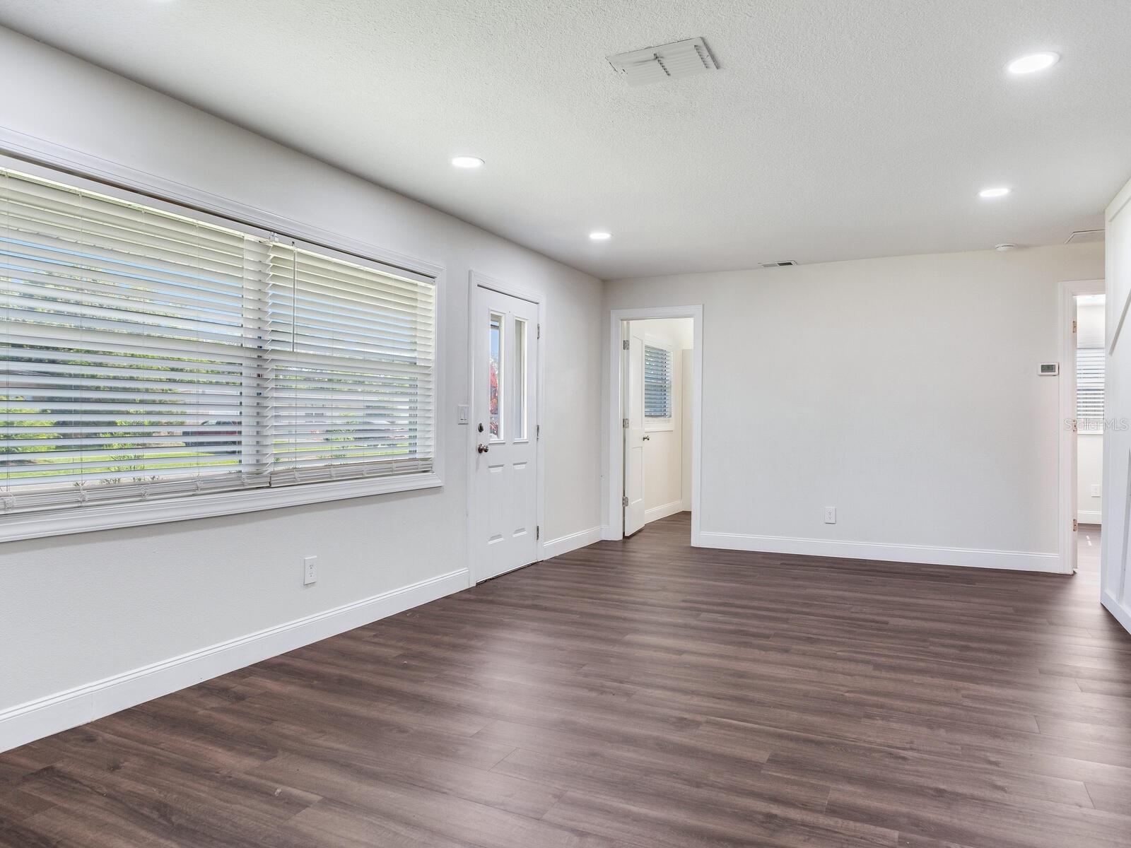 Image 20 of 46 For 4331 56th Avenue Terrace E