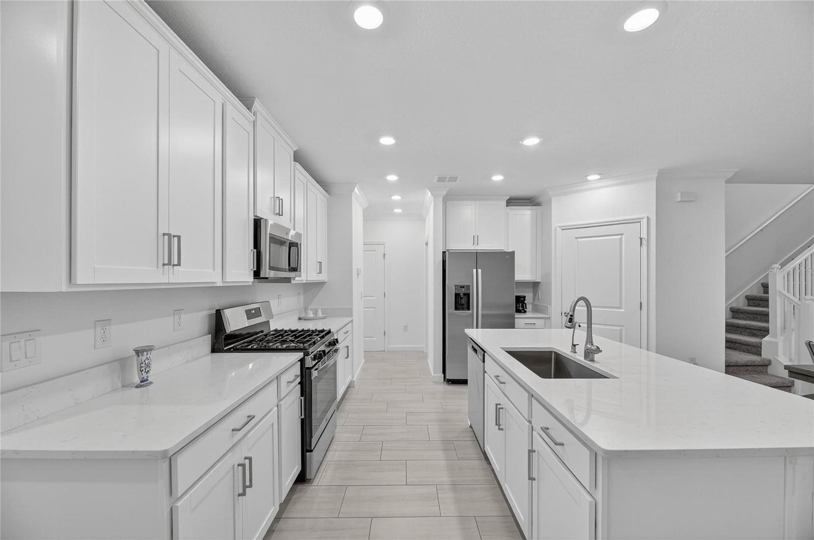Image 11 of 80 For 17334 Holly Well Ave