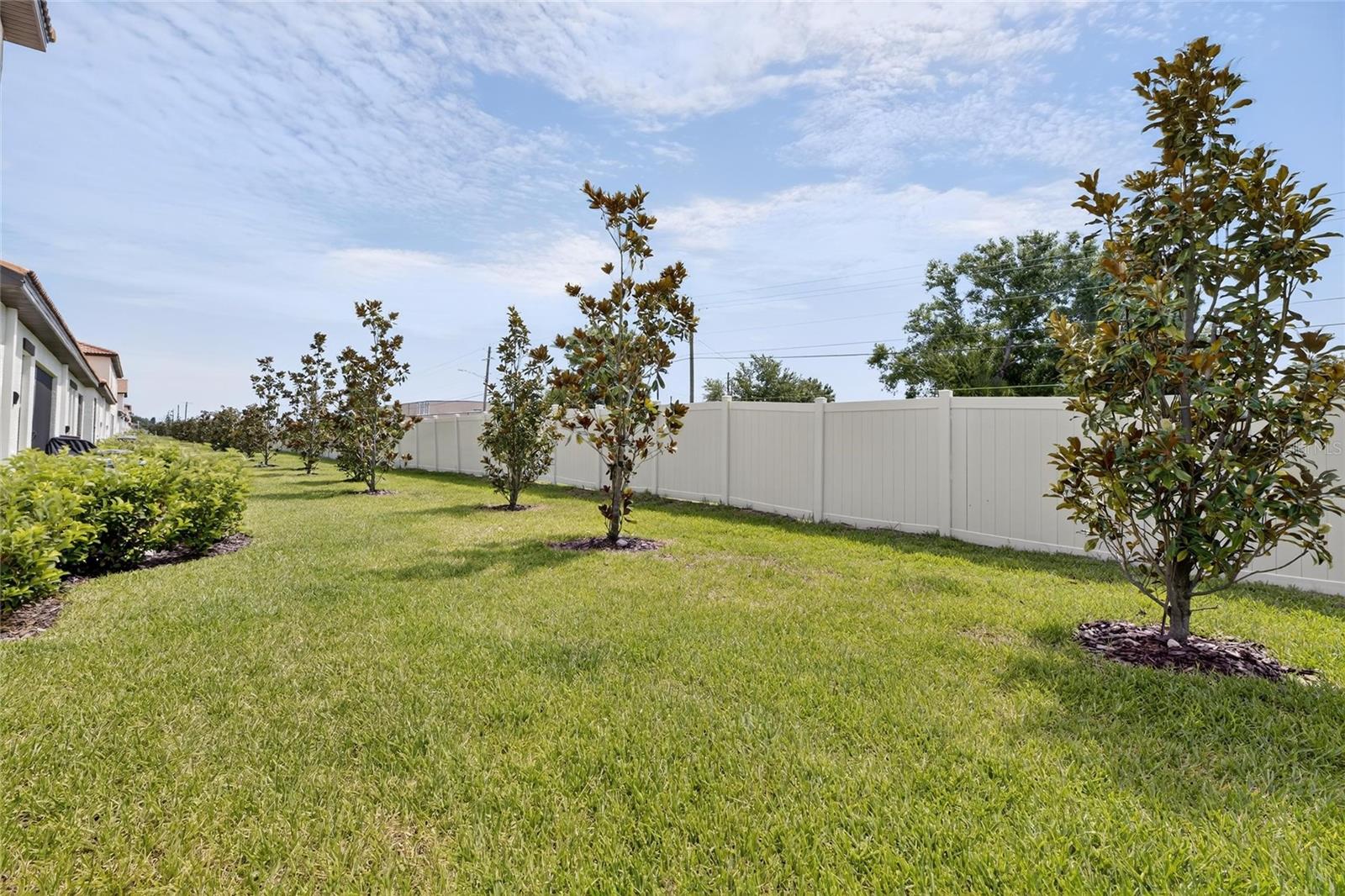 Image 40 of 80 For 17334 Holly Well Ave