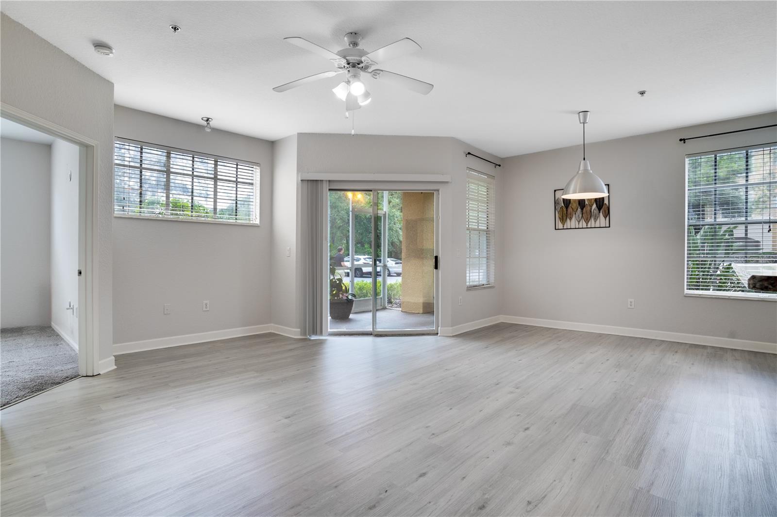 Image 6 of 30 For 5125 Palm Springs Boulevard 5101