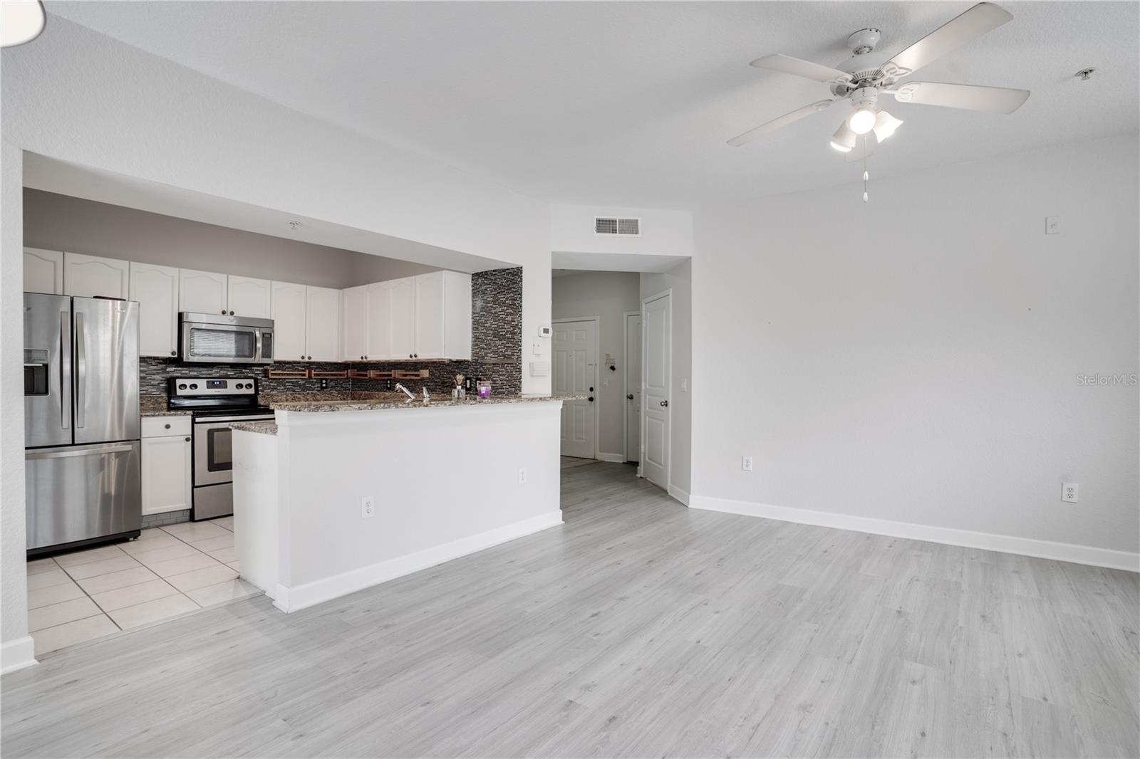 Image 9 of 30 For 5125 Palm Springs Boulevard 5101