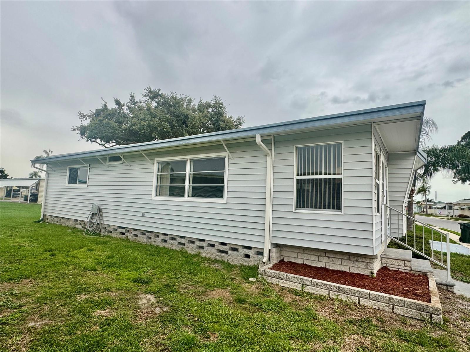 Image 2 of 28 For 1100 Belcher Road S 498
