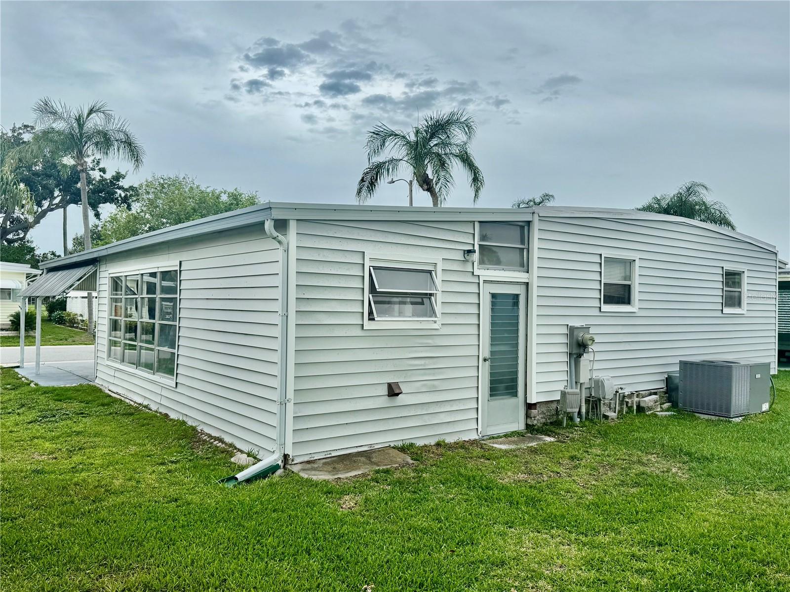 Image 6 of 28 For 1100 Belcher Road S 498