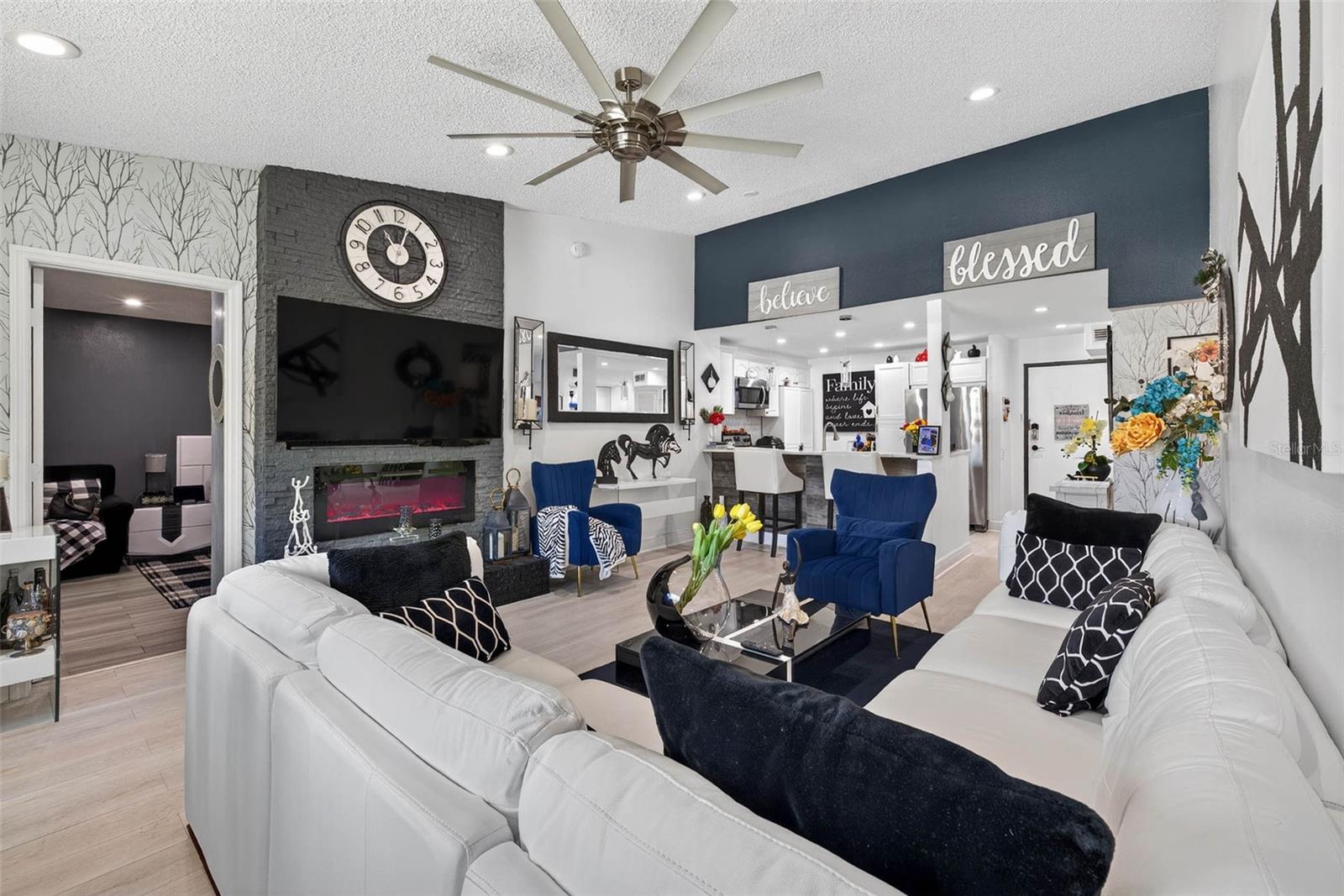 Image 14 of 43 For 2591 Countryside Boulevard 5304