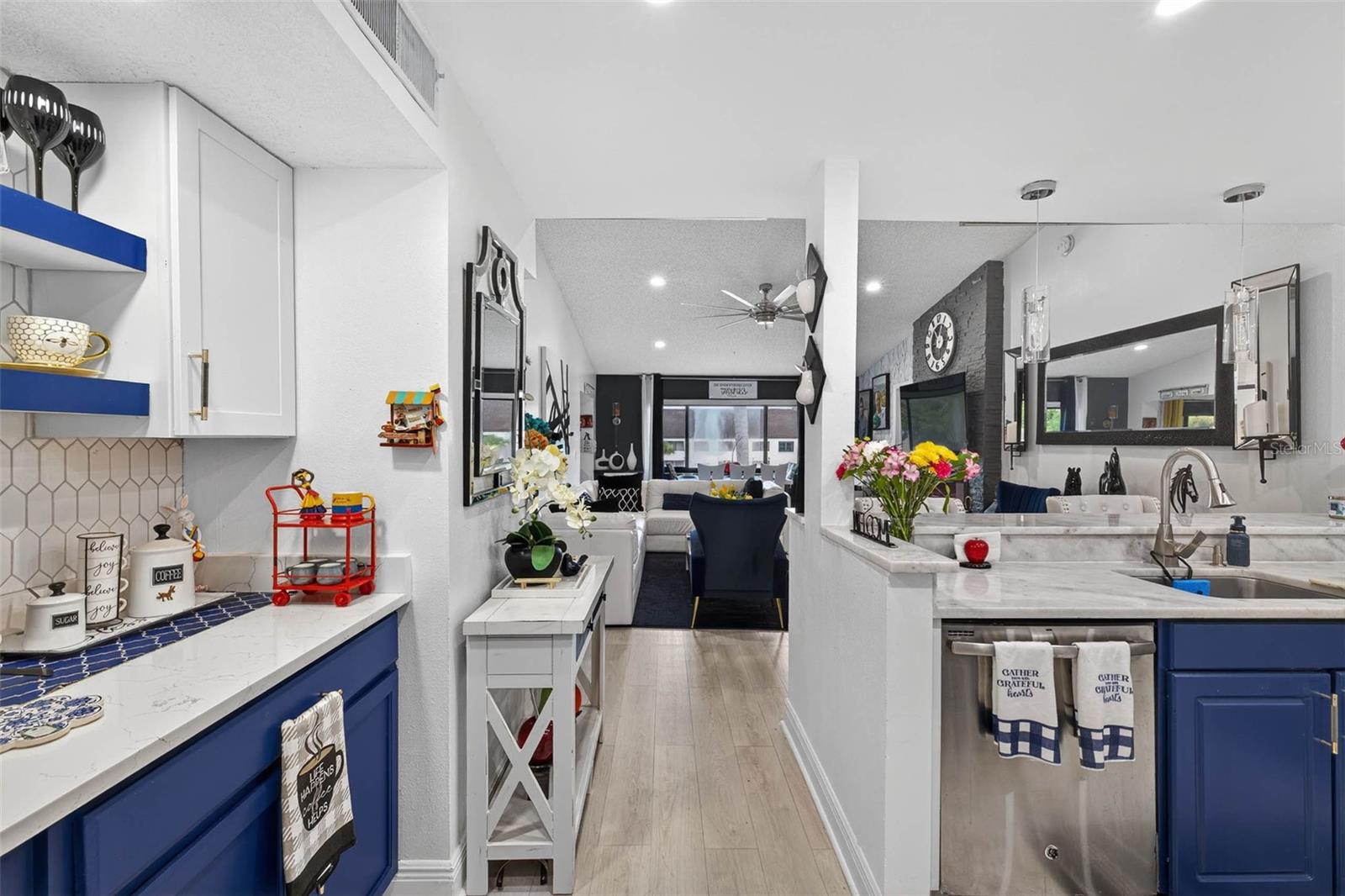 Image 2 of 43 For 2591 Countryside Boulevard 5304