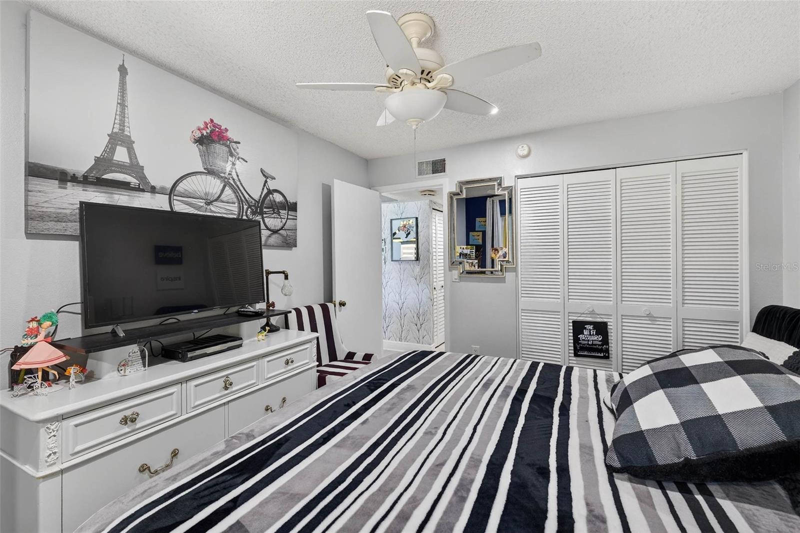 Image 20 of 43 For 2591 Countryside Boulevard 5304